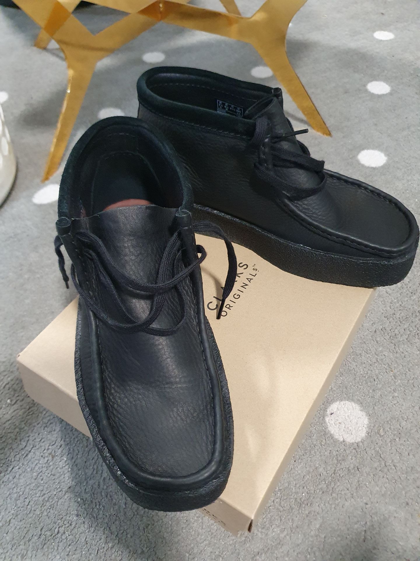 Black Shoes - Image 2