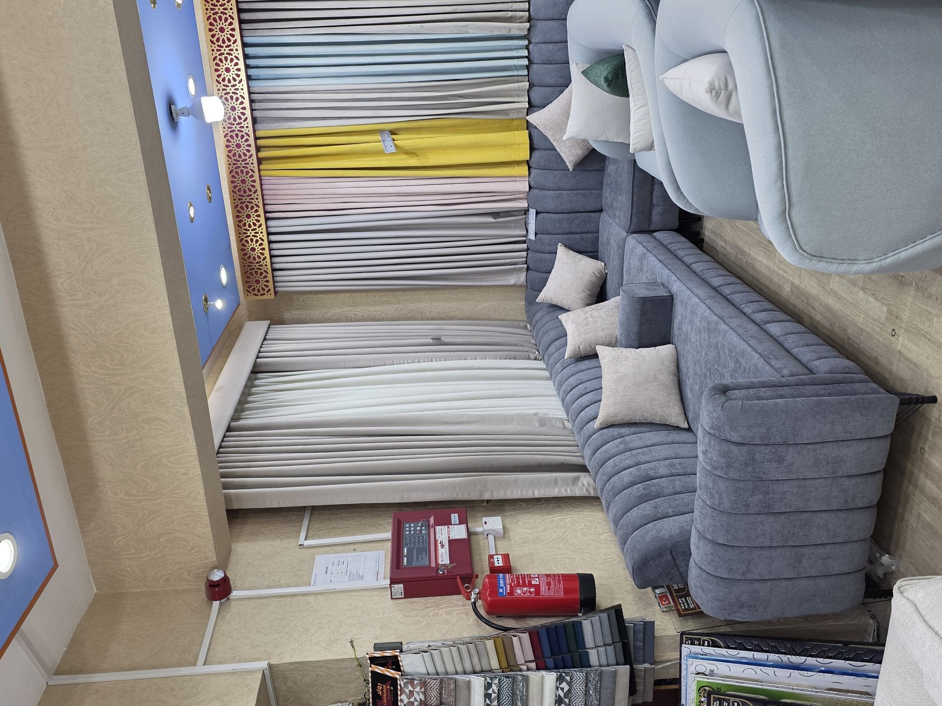 Curatin and sofa carpat  - Image 6