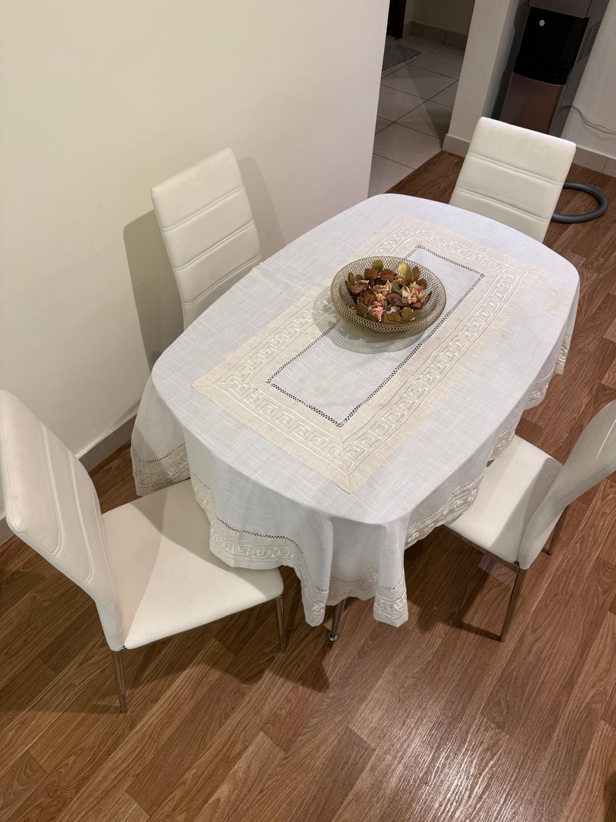 Dining table and chairs - Image 1