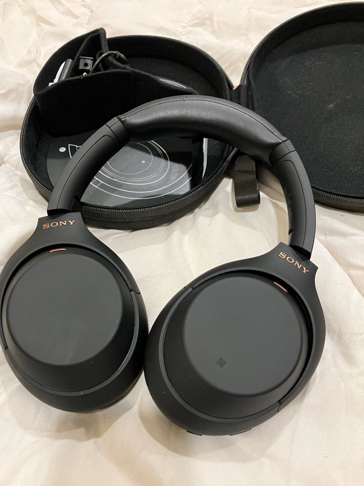 Sony WH1000XM4 - Image 2