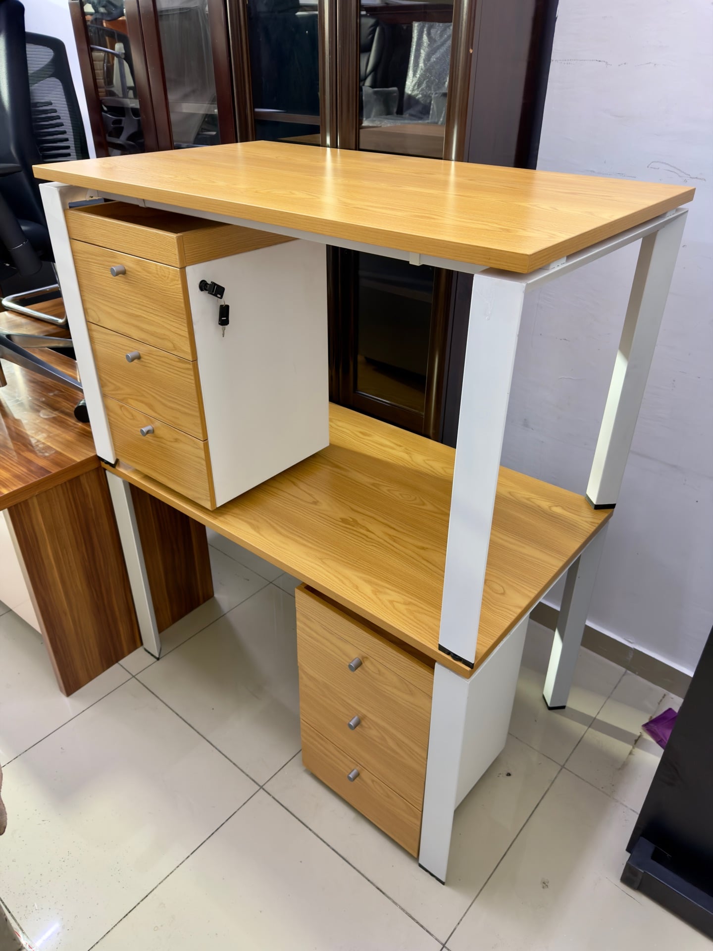طقم مكاتب تنفيذية مستعمل — 33087737 - Image 8