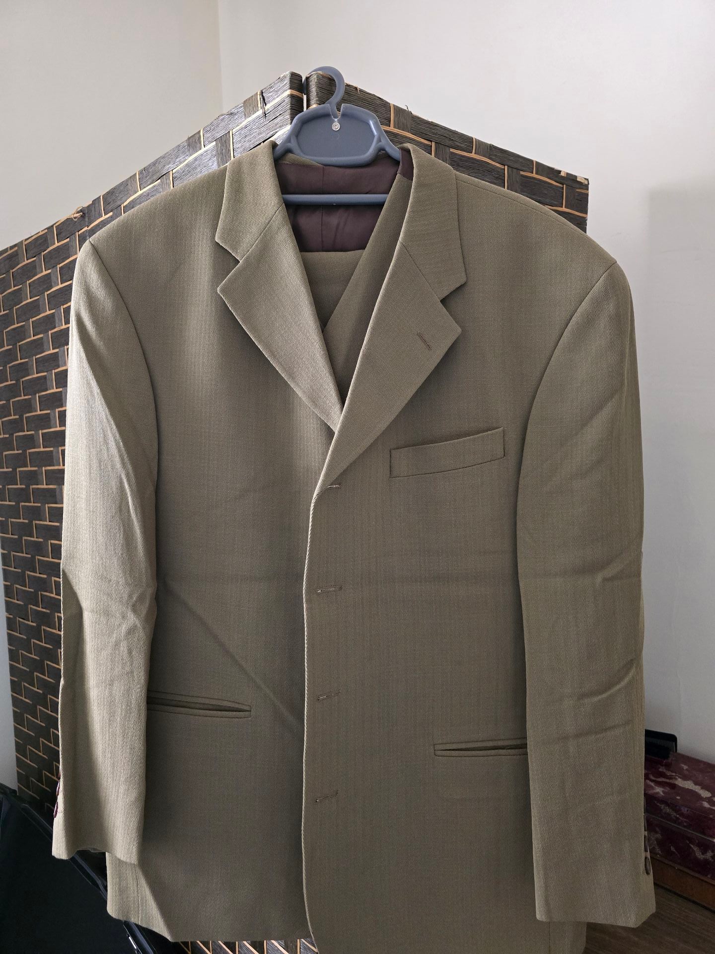 Gents suits - Image 3