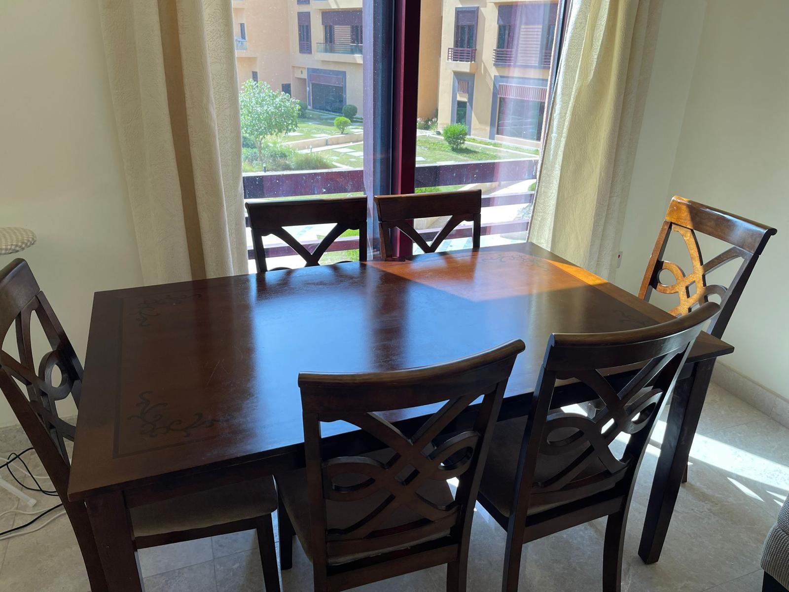Dining table - Image 4