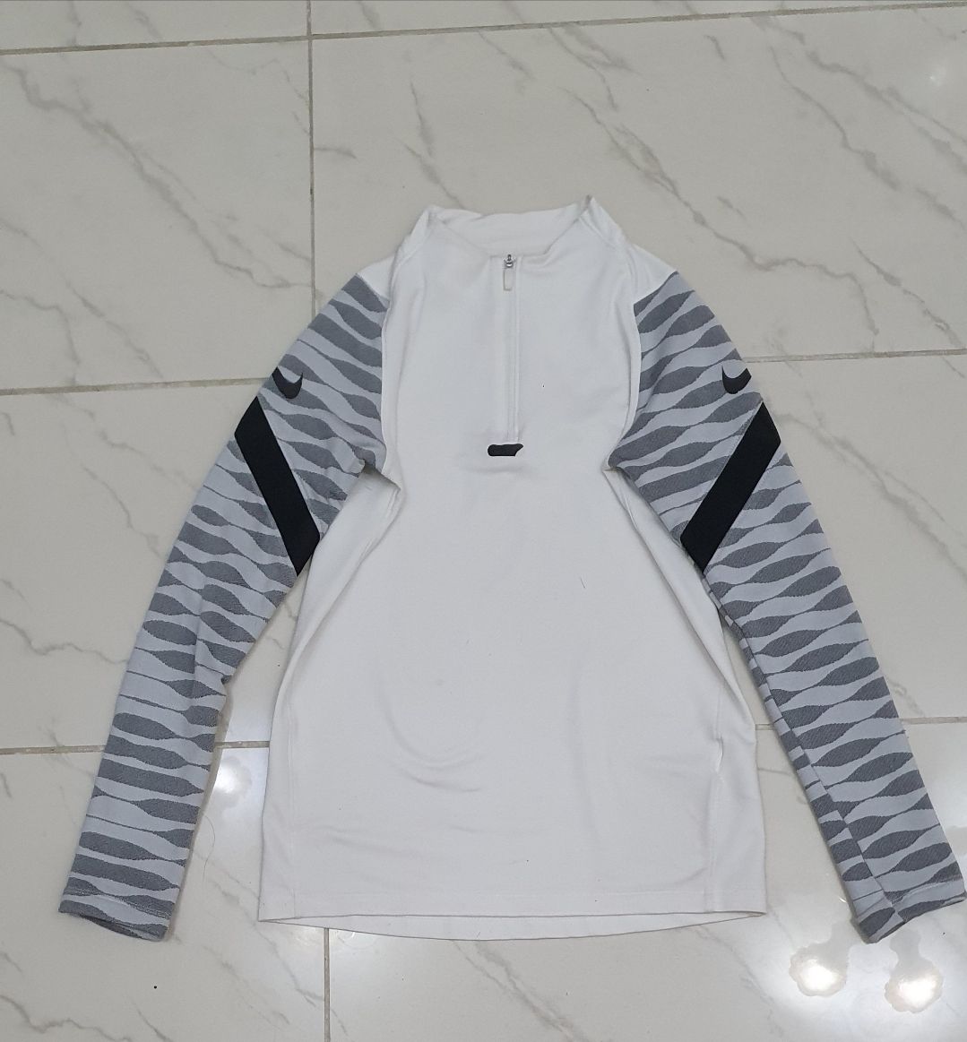 ORIGINAL NIKE COMPRESSION TRAINING JACKET SIZE MEDIUM (M) - Image 1