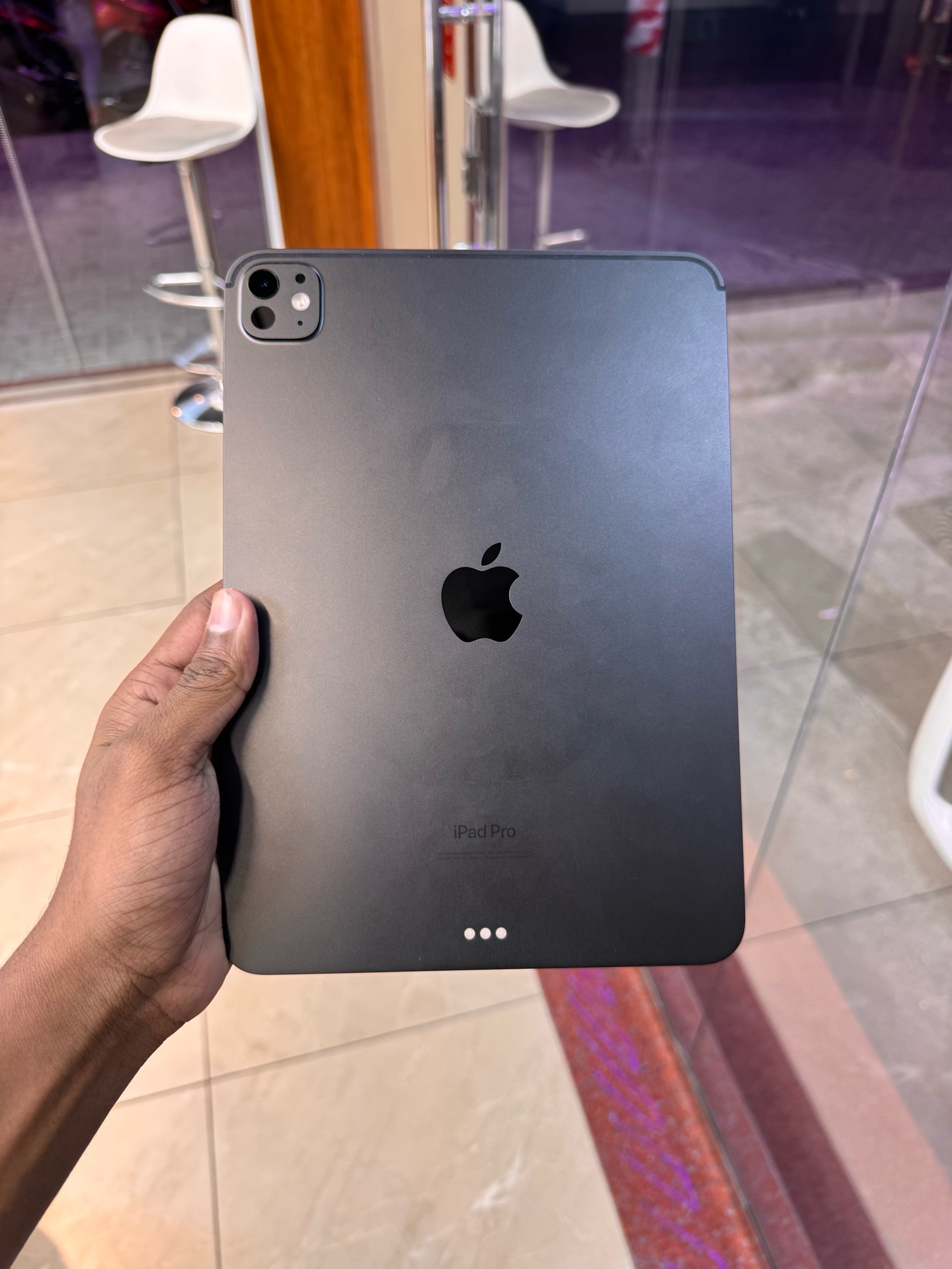 iPad Pro 11 inch M4  - Image 2