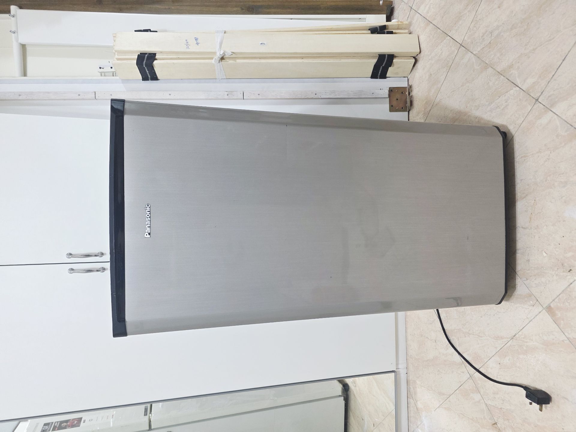 Like new Panasonic 1 door big fridge  - Image 3