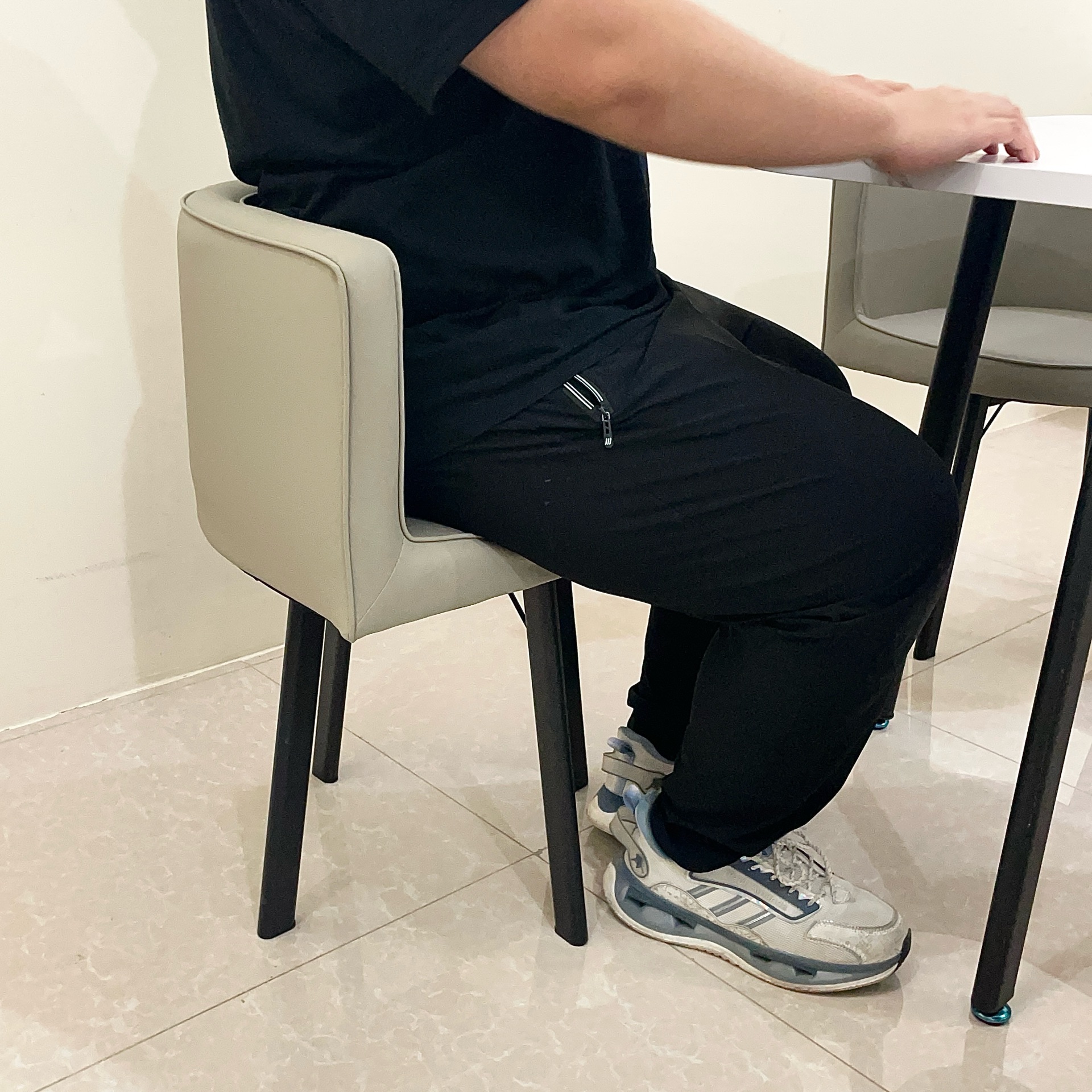 Dining table with dining chair - Image 10