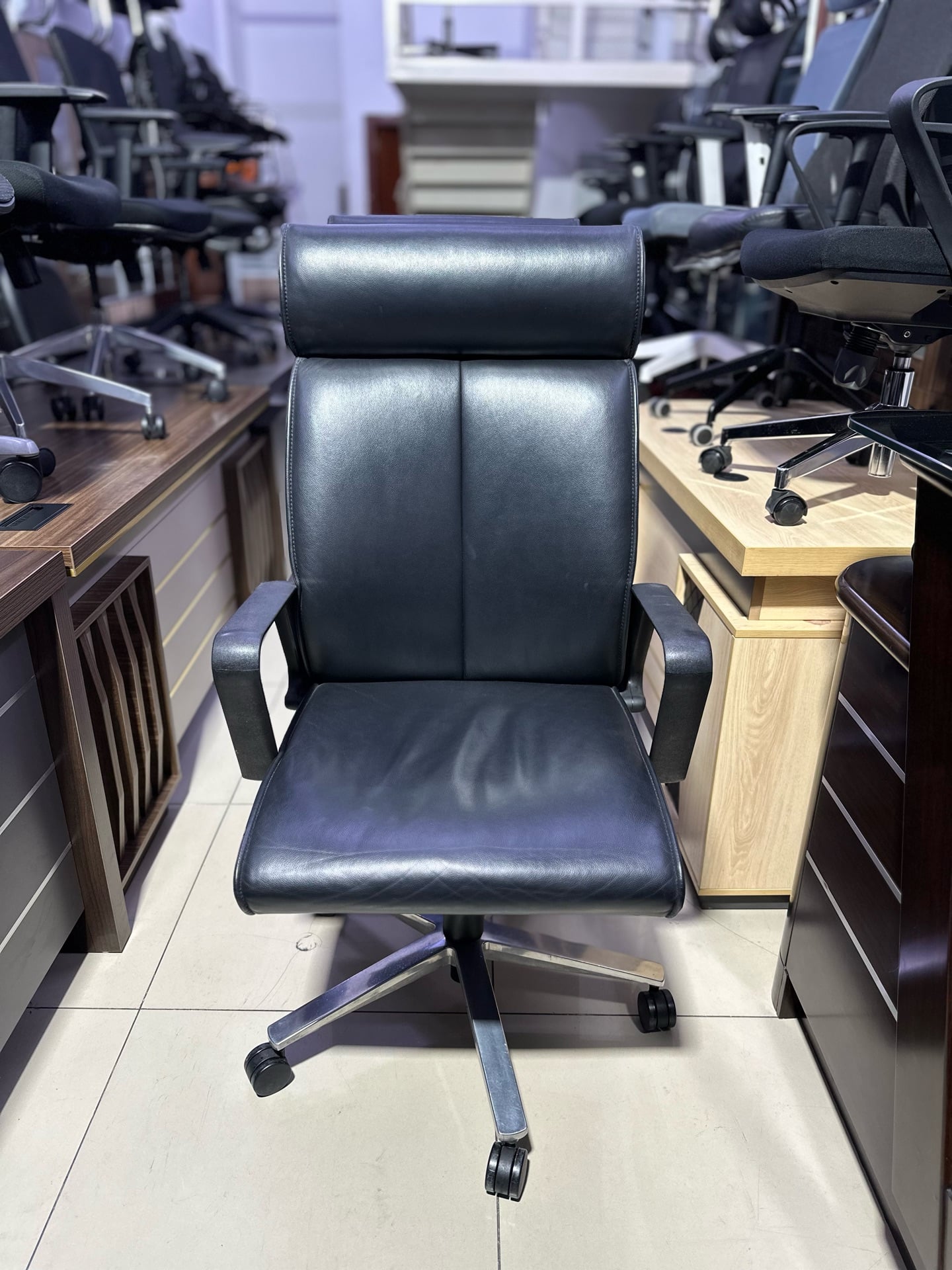 Used Leather Chairs Sale 33087737 - Image 1