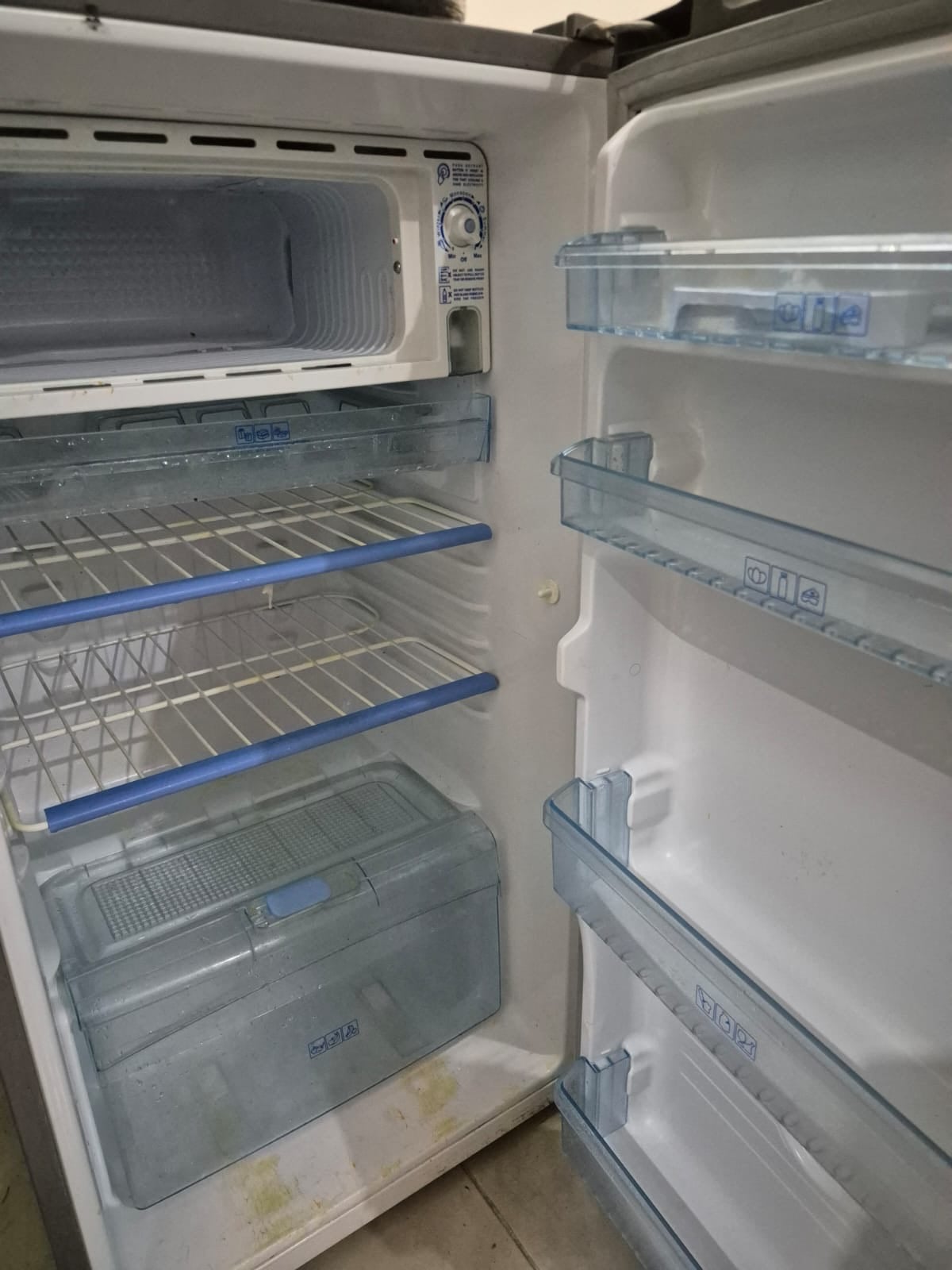 Elekta single door refrigerator  - Image 5