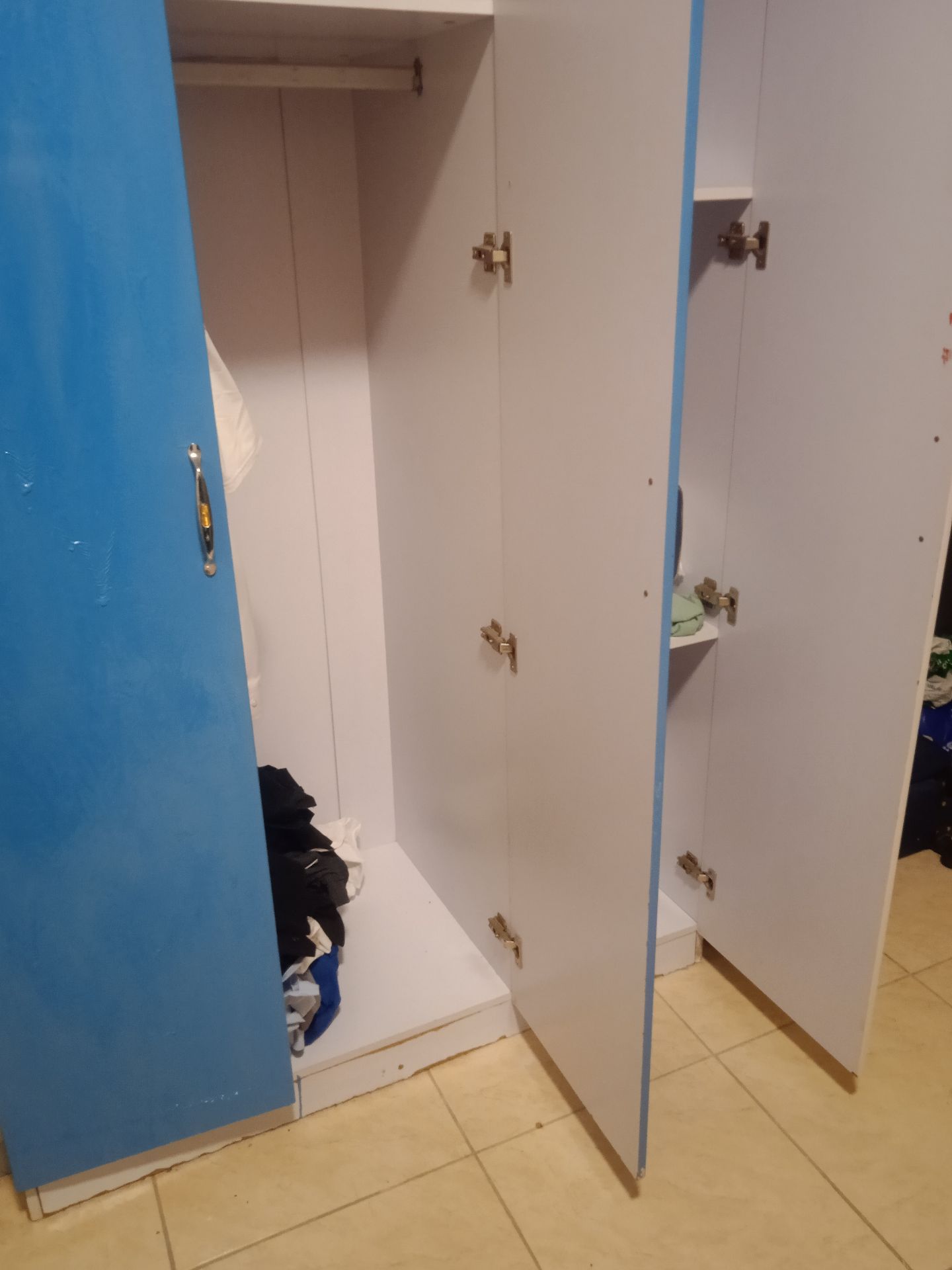 wardrobe - Image 2