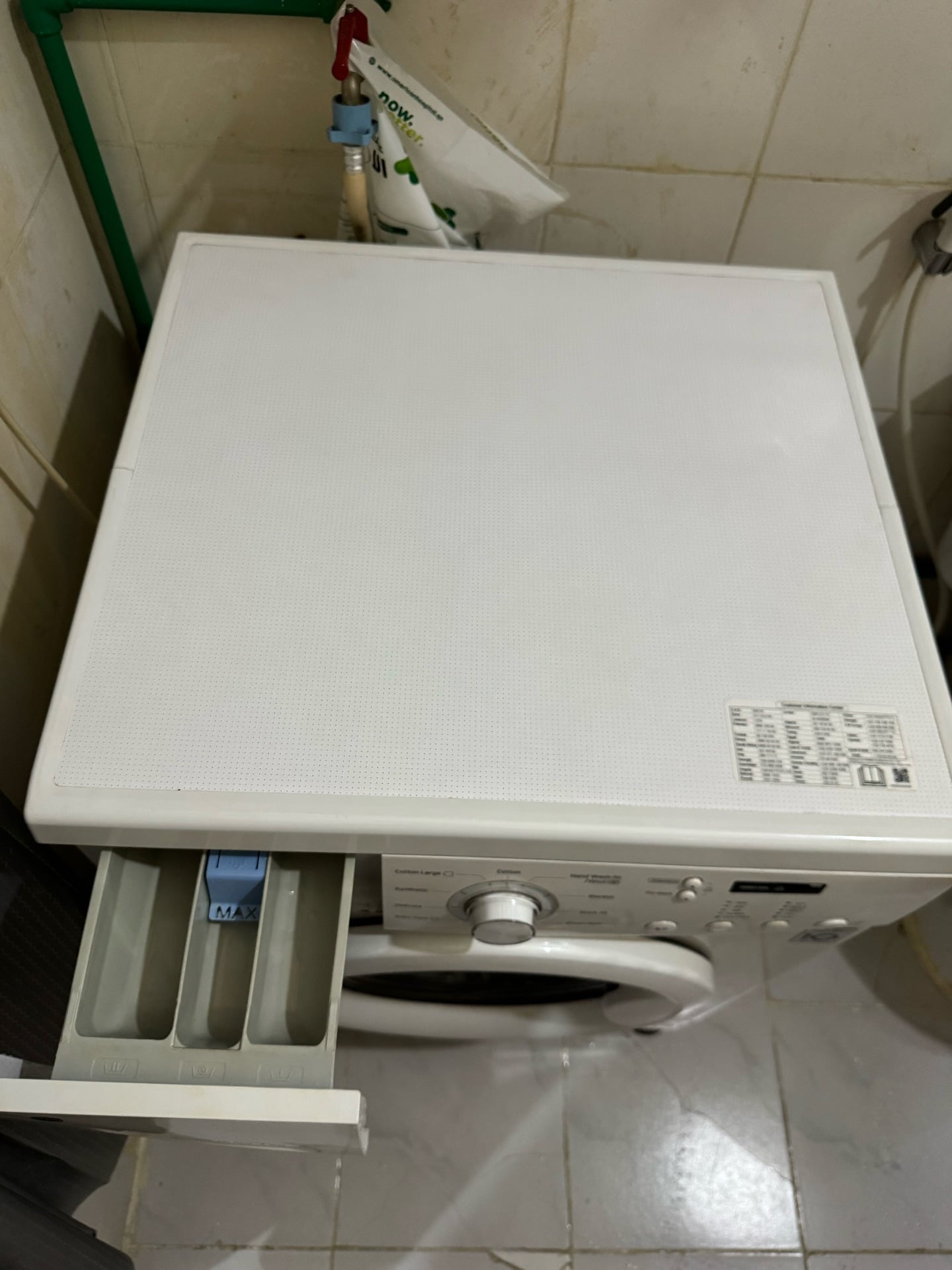 LG 7kg Front-load washing machine - Image 3