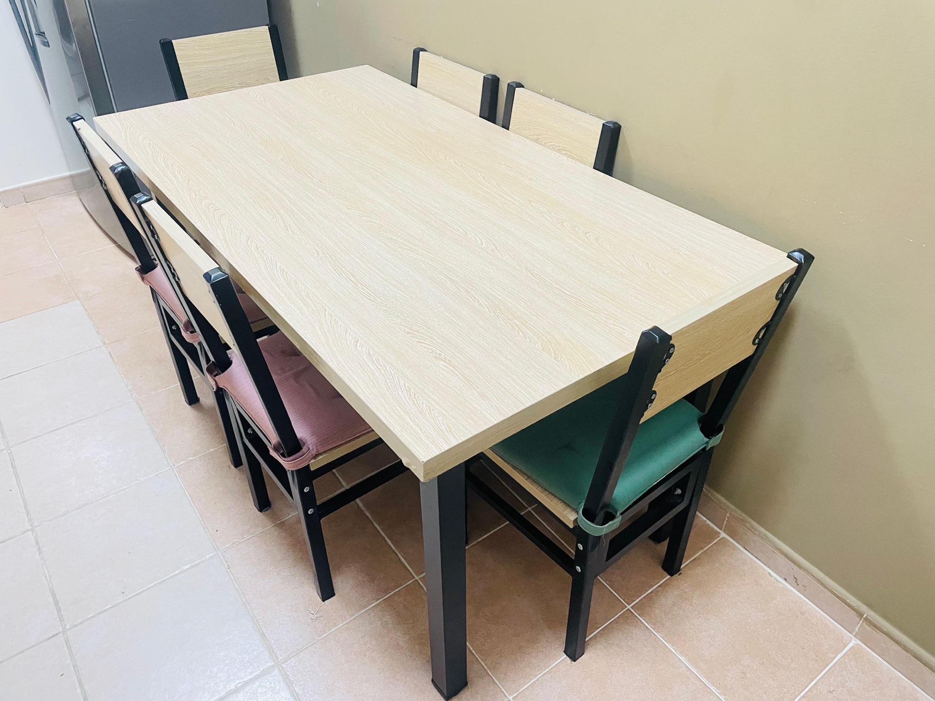 Dining table with 6 chairs - Image 4