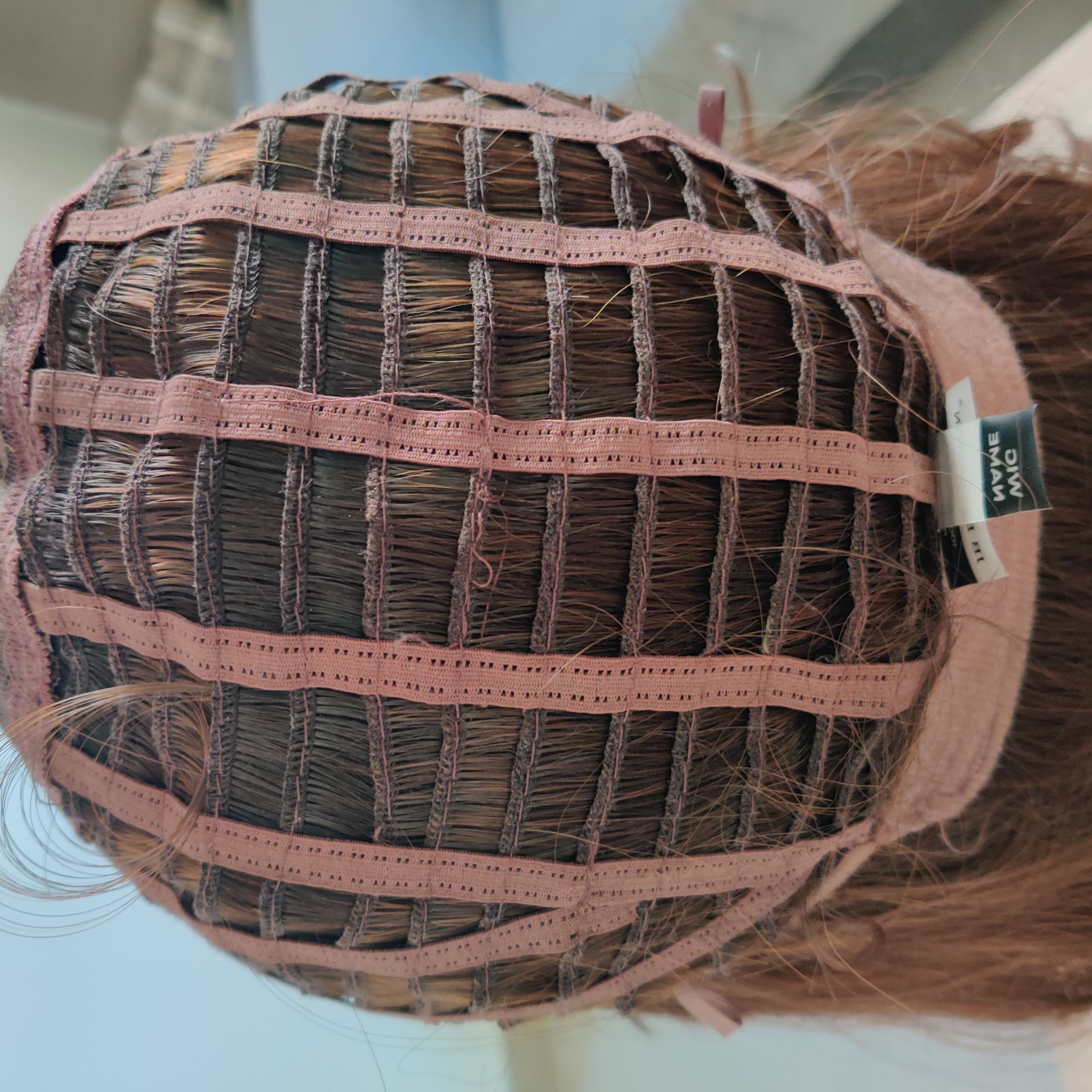 Wig, heat friendly synthetic  - Image 4