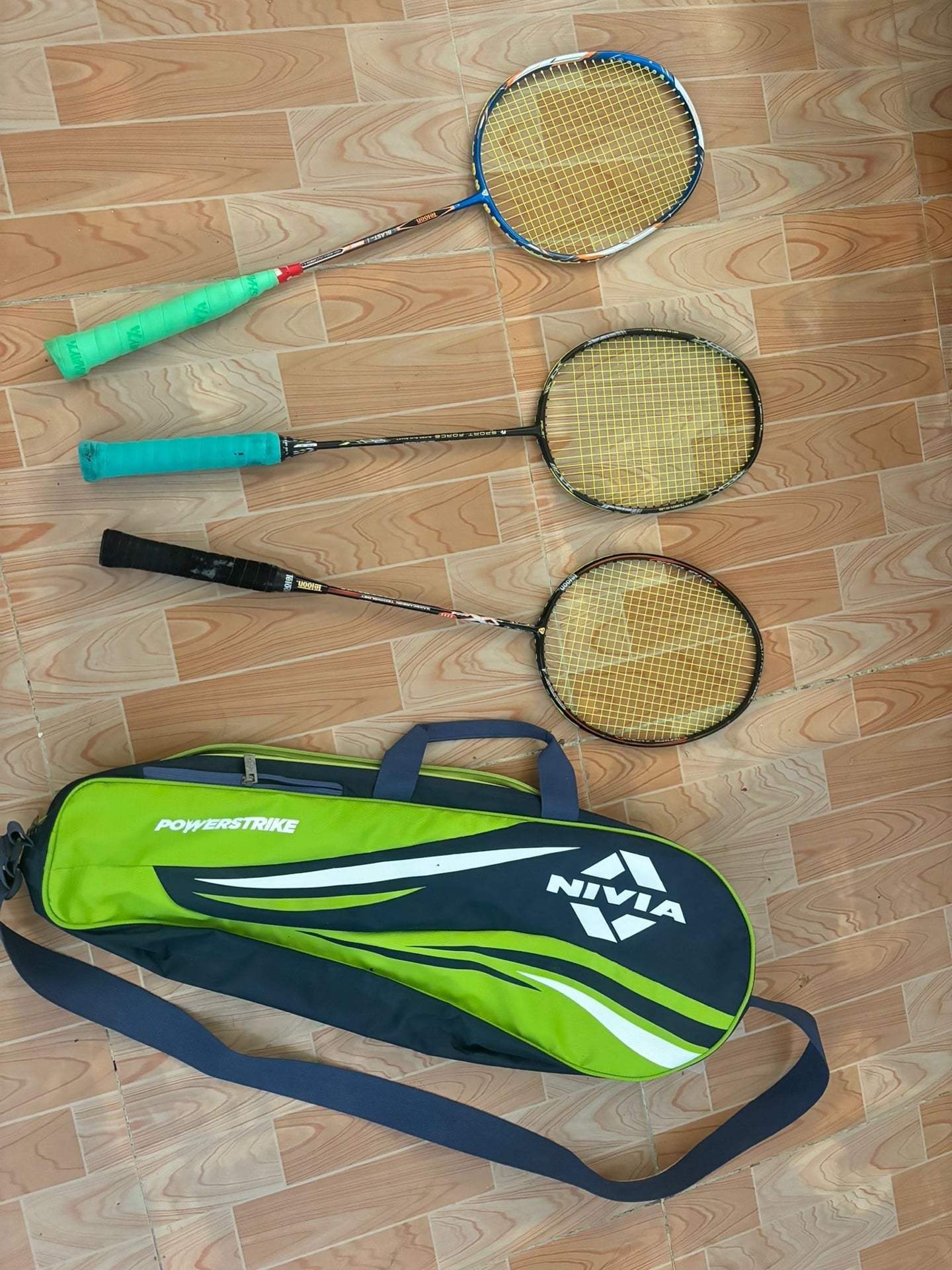 Badminton racquets  - Image 2