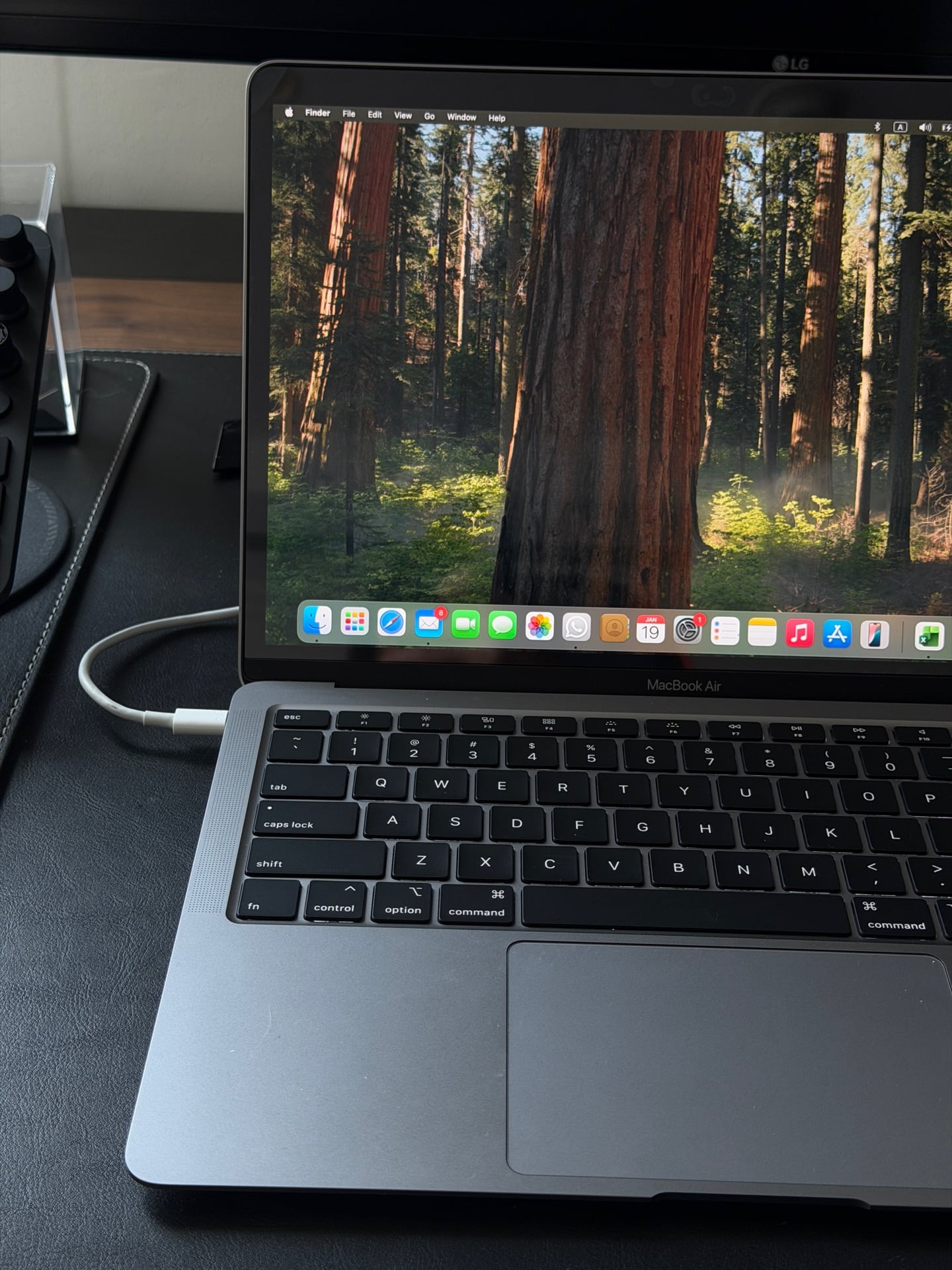MacBook Air (Retina, 13-inch, 2020) 512GB - Image 3