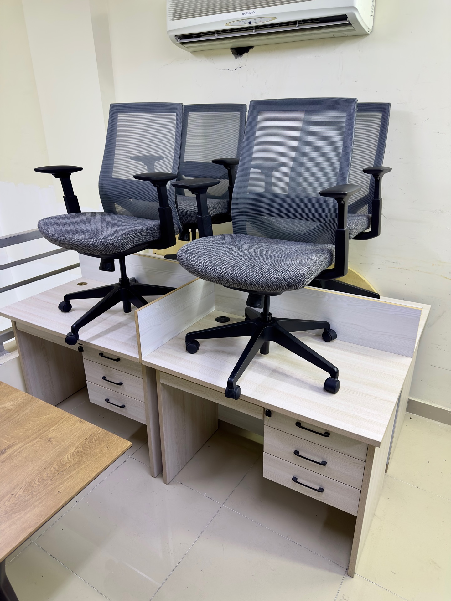 Used Reception/Desks/Chairs For Sell Call — 33087737 - Image 1