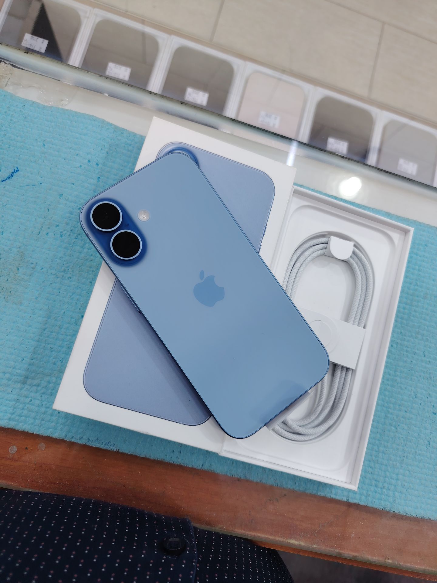 I phone 17 256gb blue  - Image 7