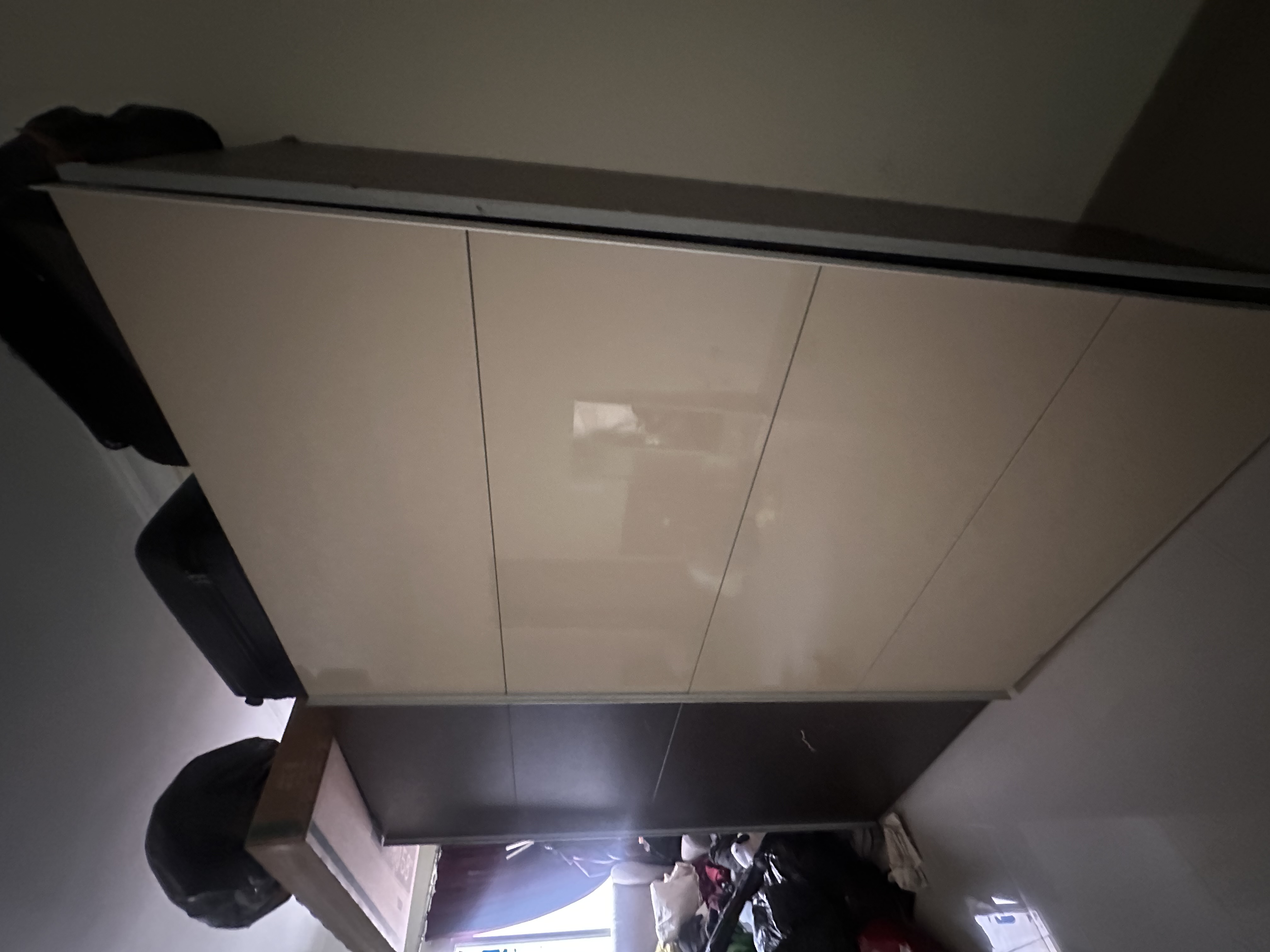 SLIDING DOOR - Image 1