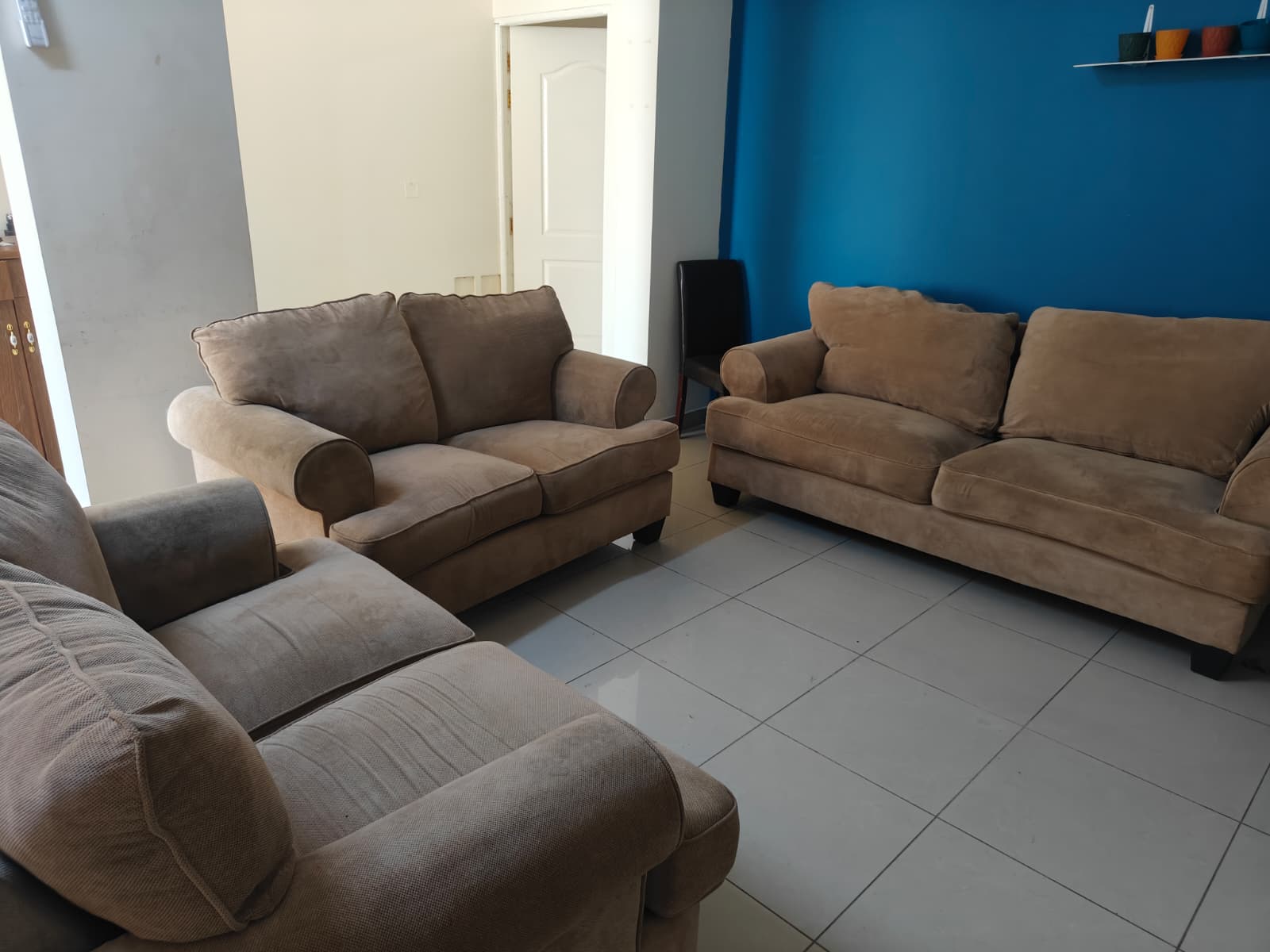 8 seater sofa for sale - Image 3