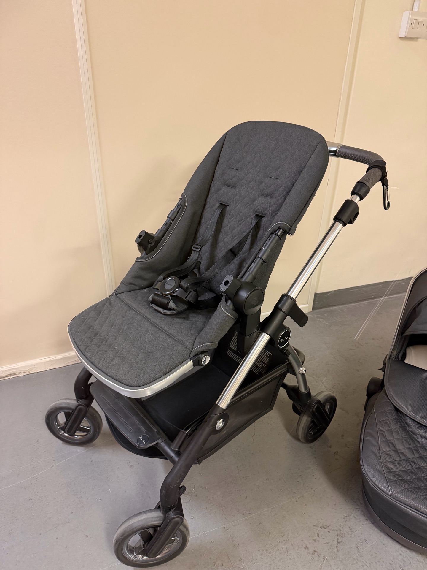 Silver Cross Stroller + Bassinet + FREE Travel Bag - Image 2