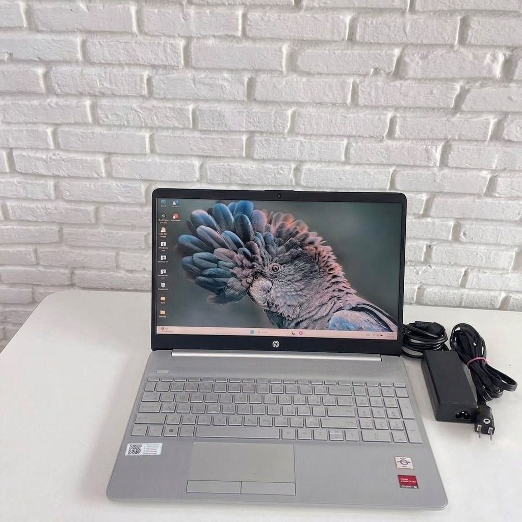 HP Laptop 15s-gr0xxx 8GB RAM and 1TB storage - Image 1
