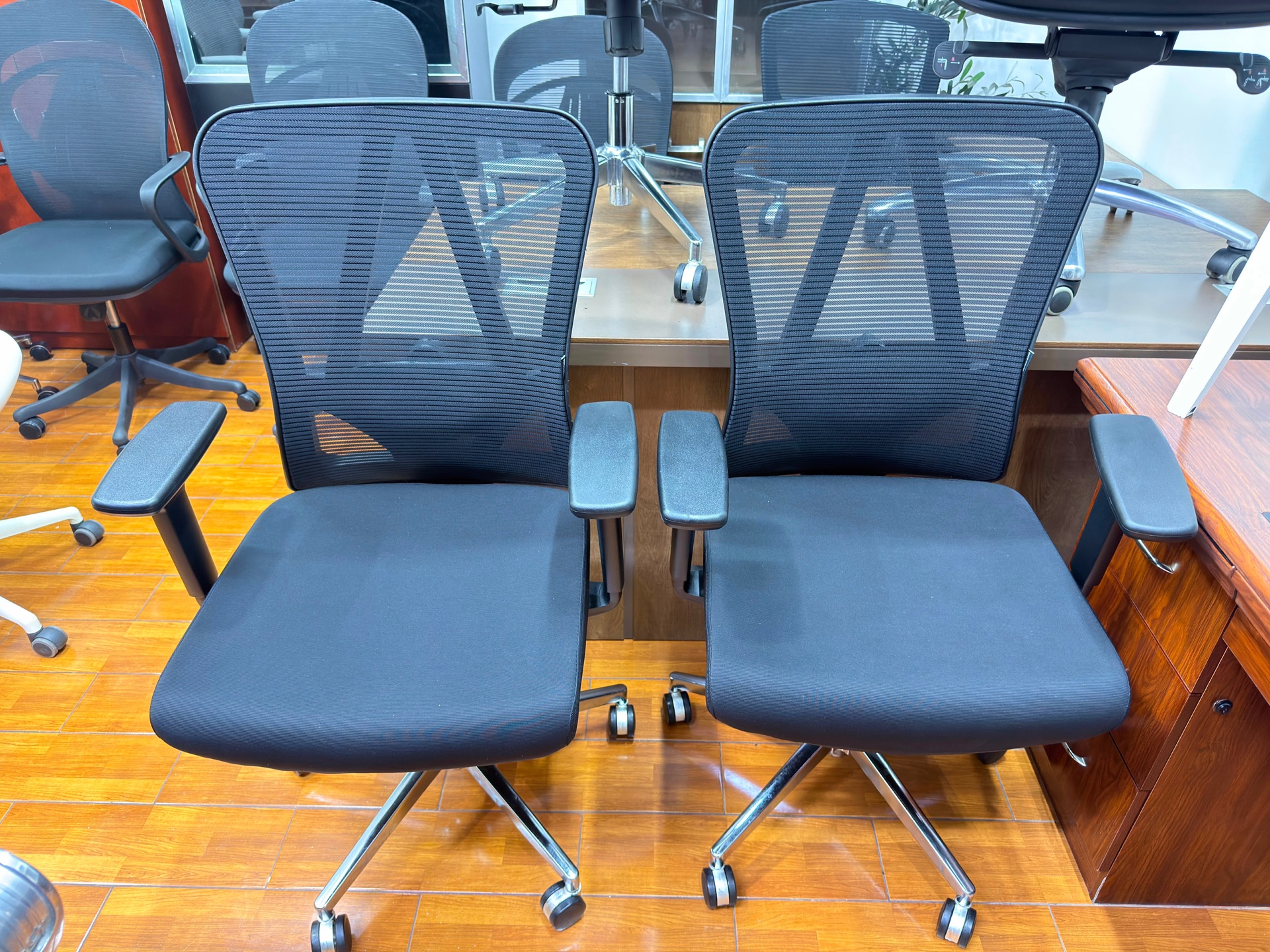 Used Office Desk - Reliable and Functional - Image 8