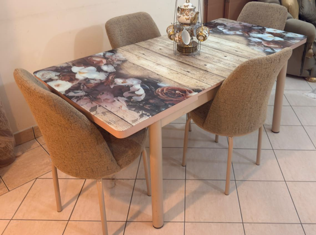 Value for money table and 4 chairs - Image 3