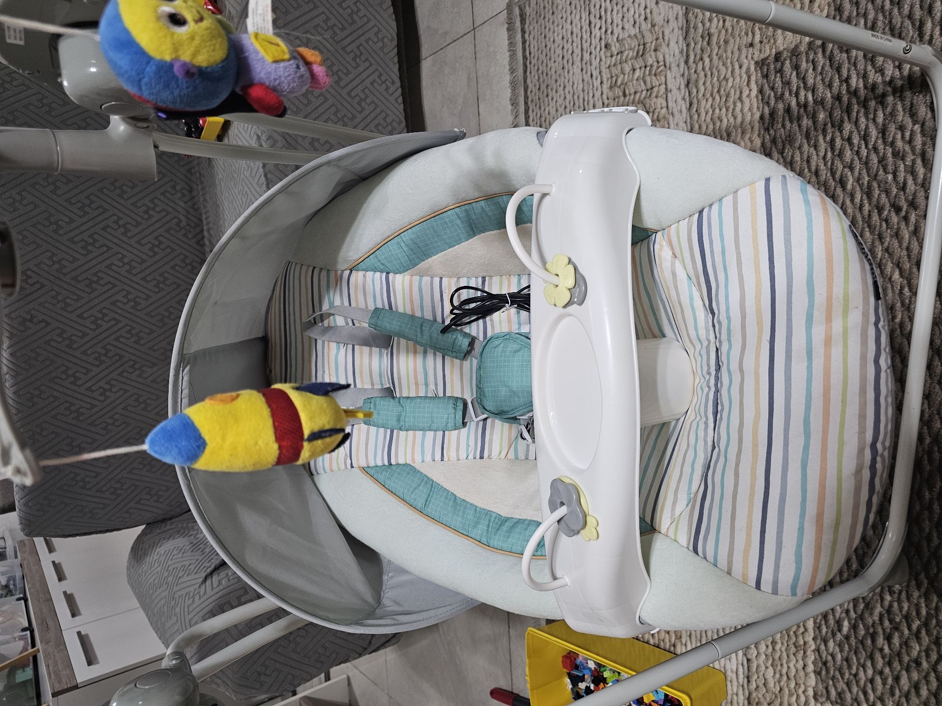 Juniors- Lucas Swing Magic Strip - Foldable Baby Swing - Image 3