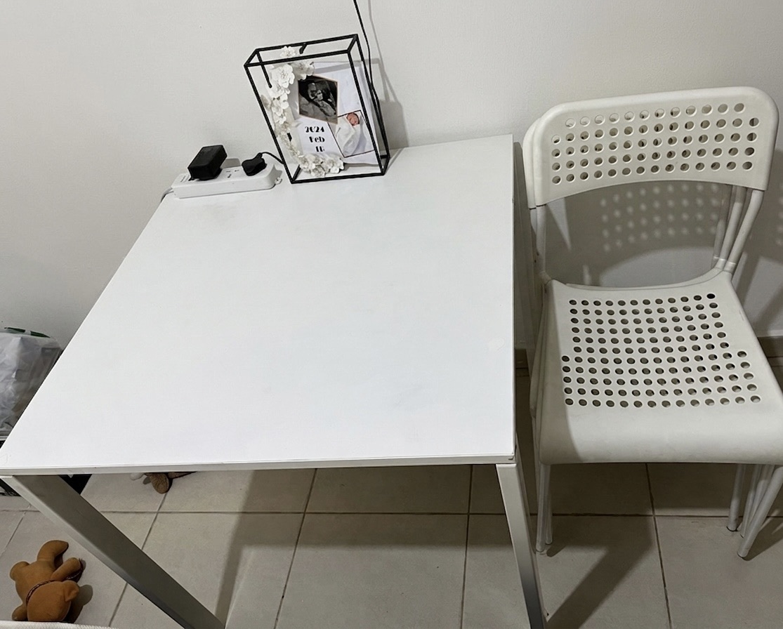 Table with 4 Chairs - Image 3