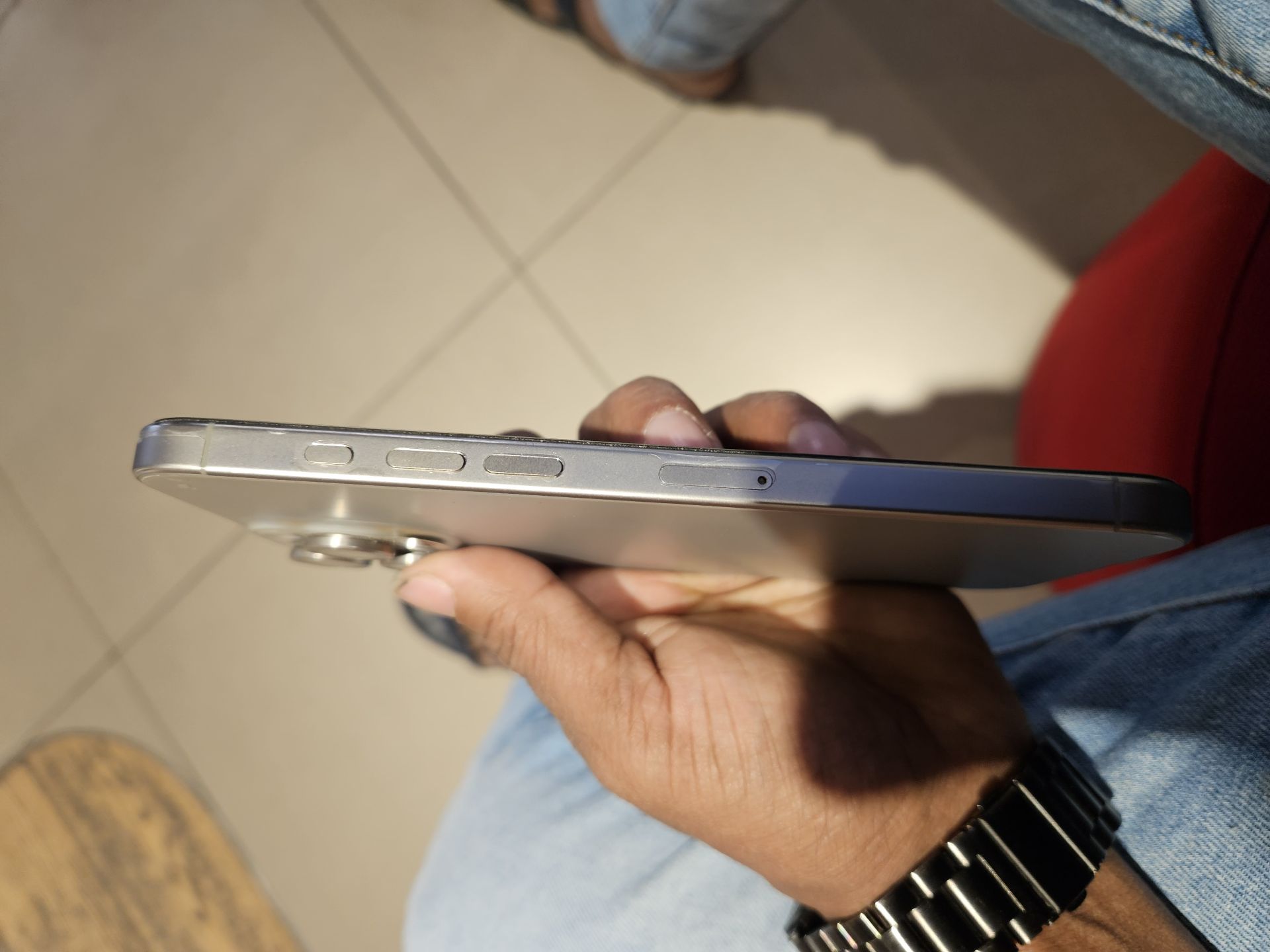 iPhone 16 Pro Max - Image 1