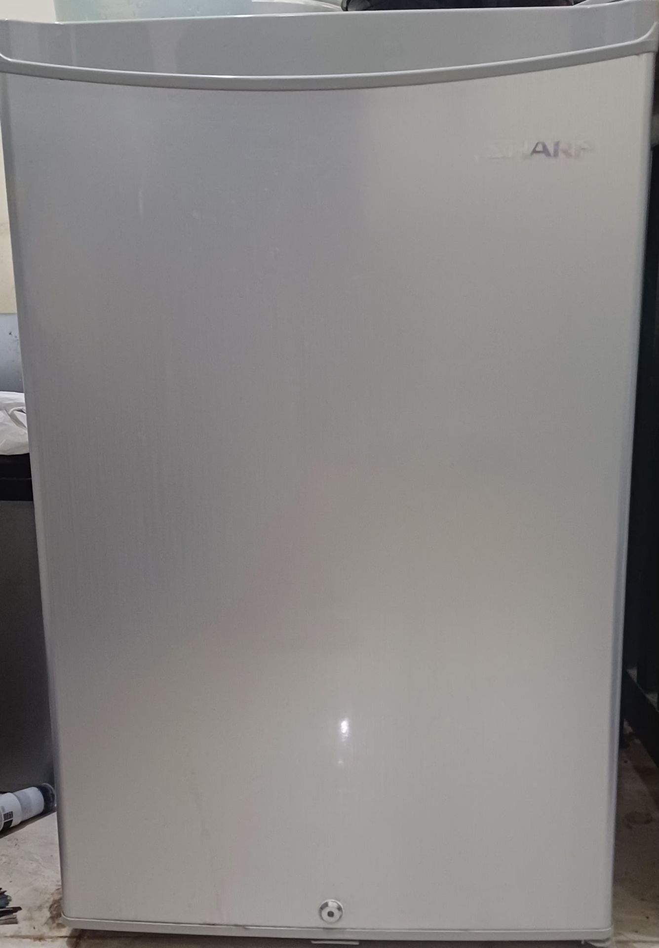 Small refrigerator - Image 2