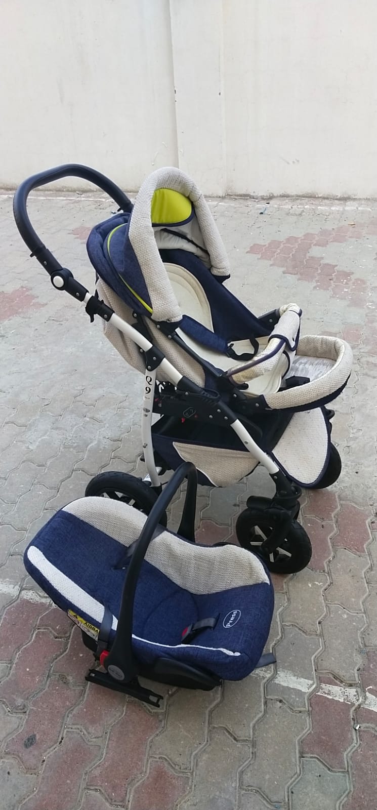 Baby stroller - Image 1