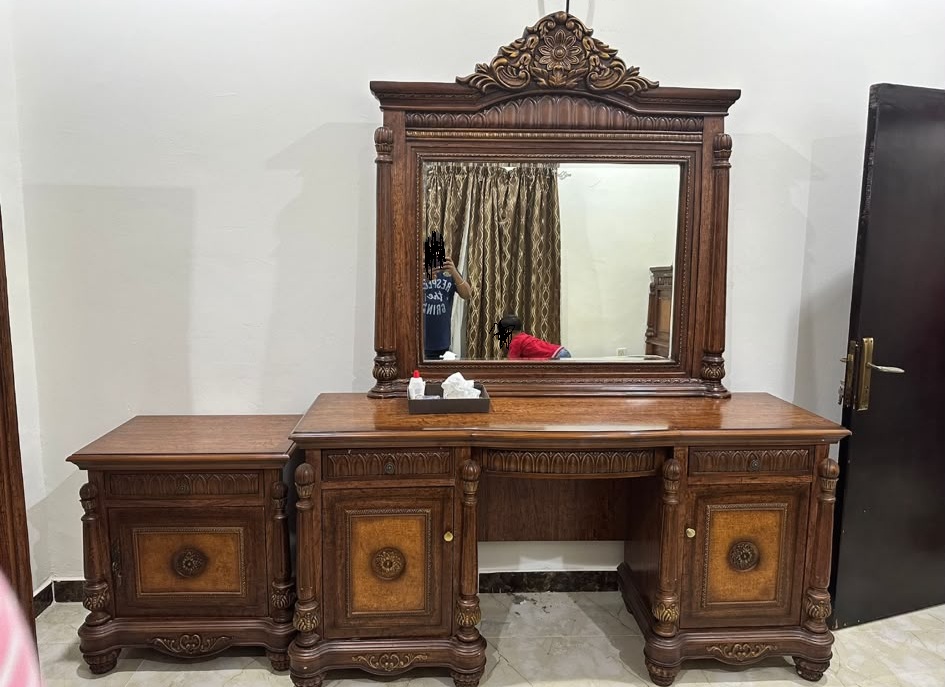 Bed room set for moving sale - Image 3