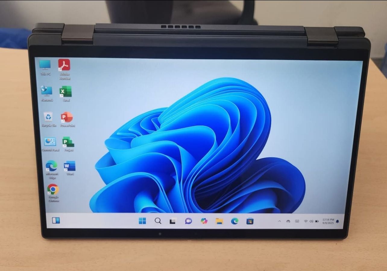 Dell i7 11 gen 32 Gb Ram 360 touch - Image 1