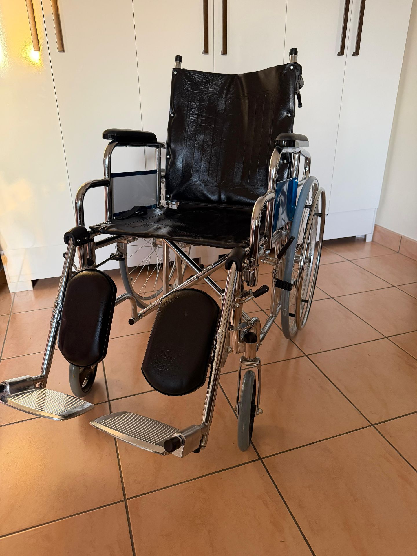 Wheel chair - Image 7
