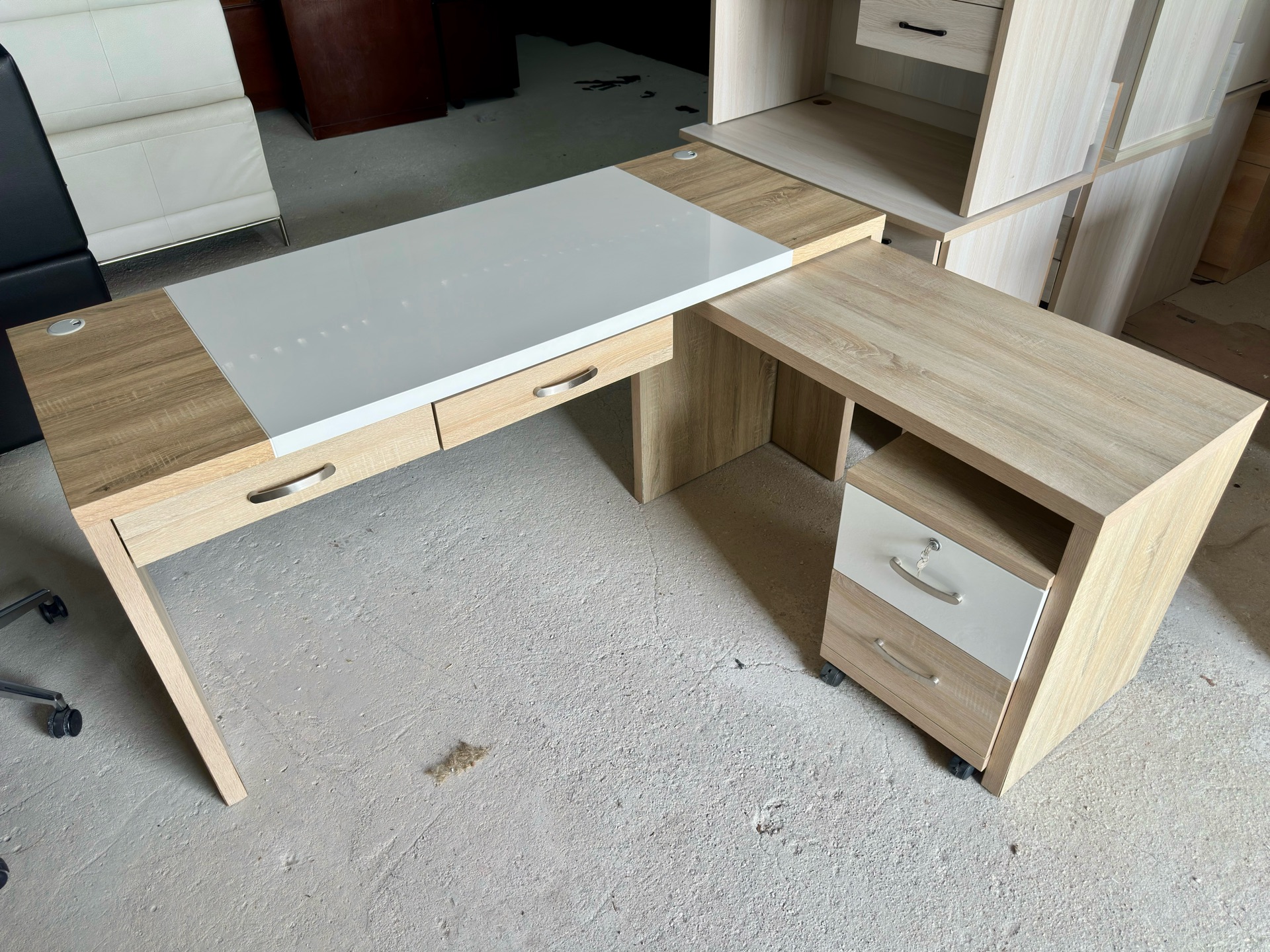 Premium Desk/Chairs For Sell Call - 33087737 - Image 7