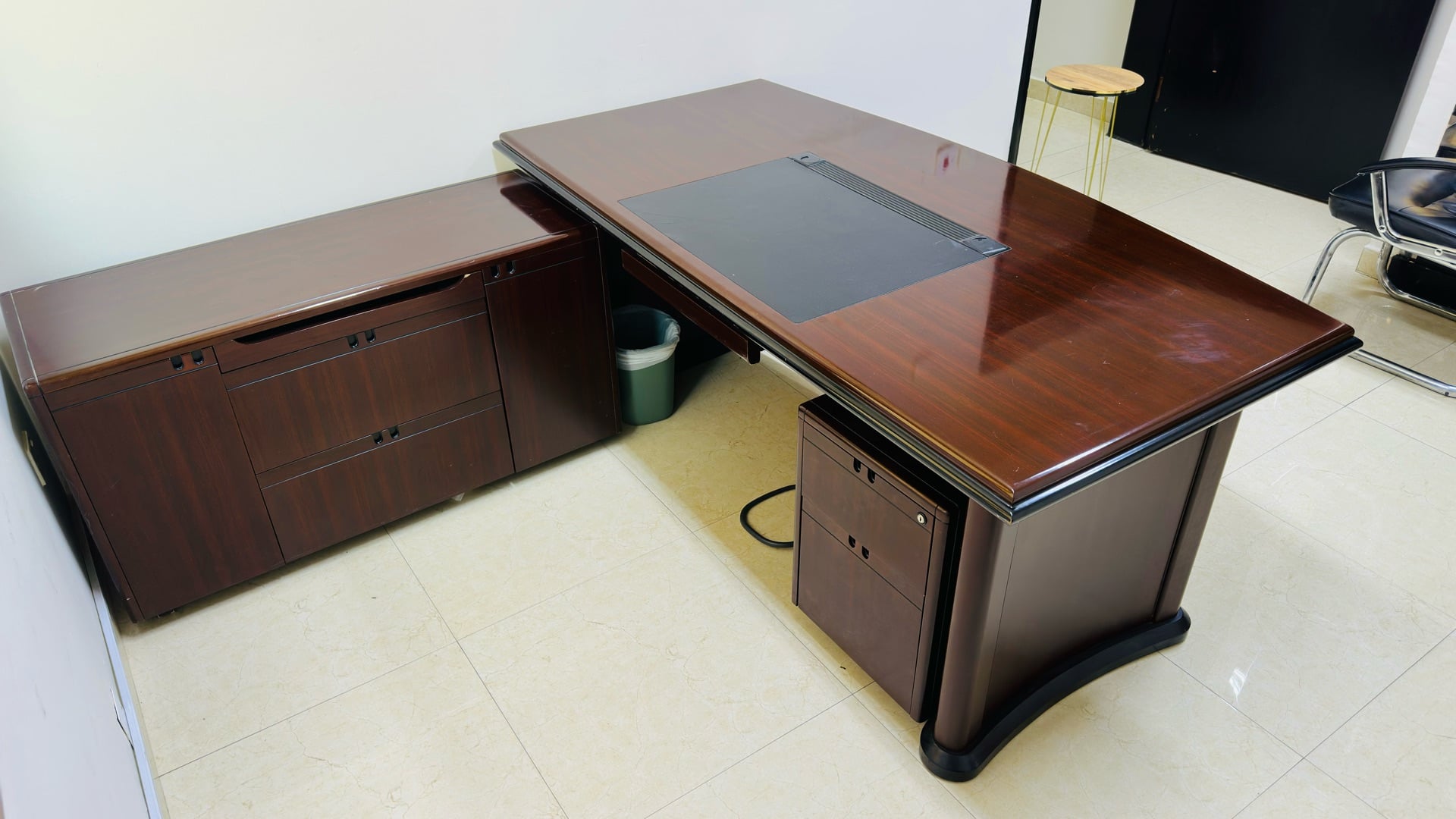 Used Office Furniture Selling 33087737 - Image 10