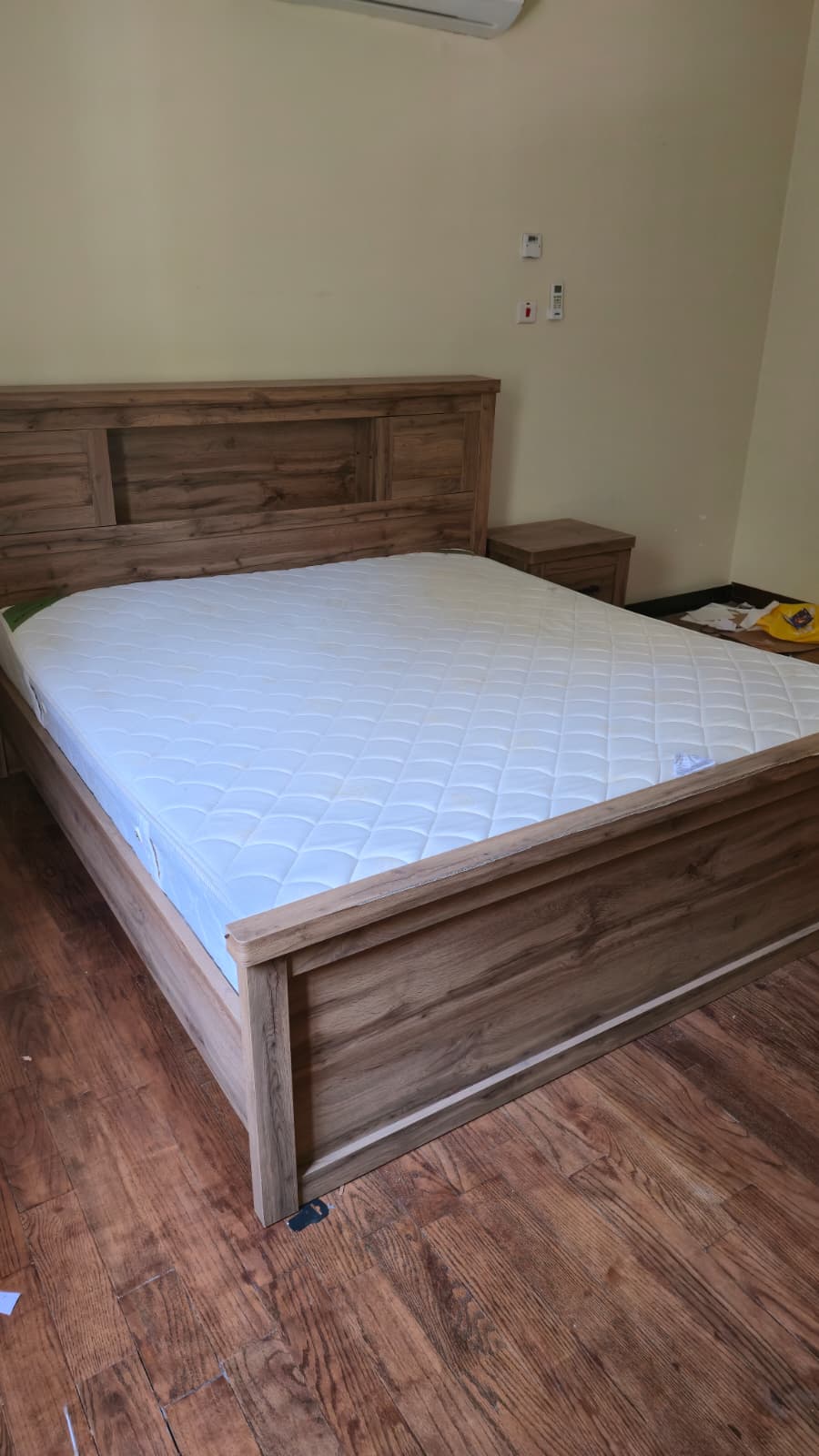 King bed with matress - Image 1