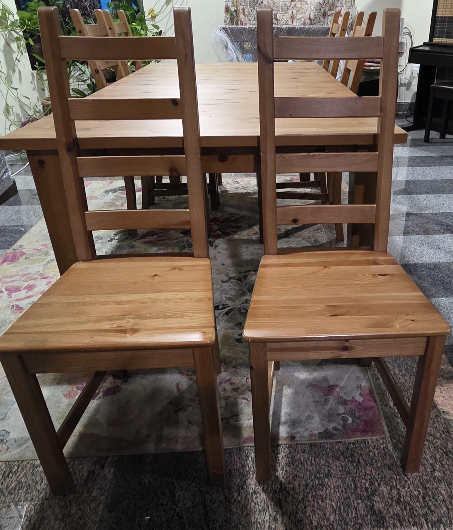 6 Chairs Dining Table - Excellent Condition  - Image 4