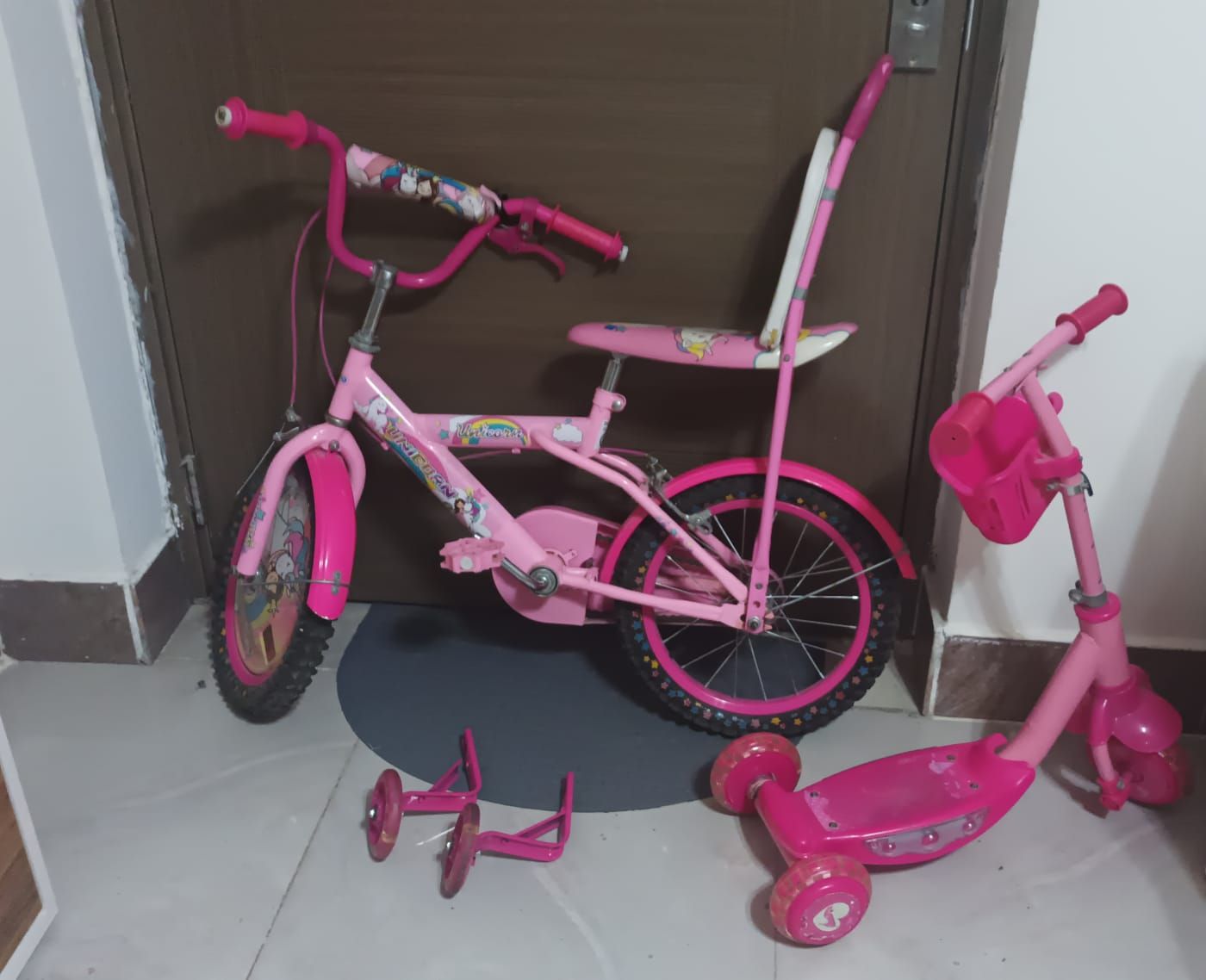 🦄 Unicorn Pink Cycle with balance wheels  - Image 3