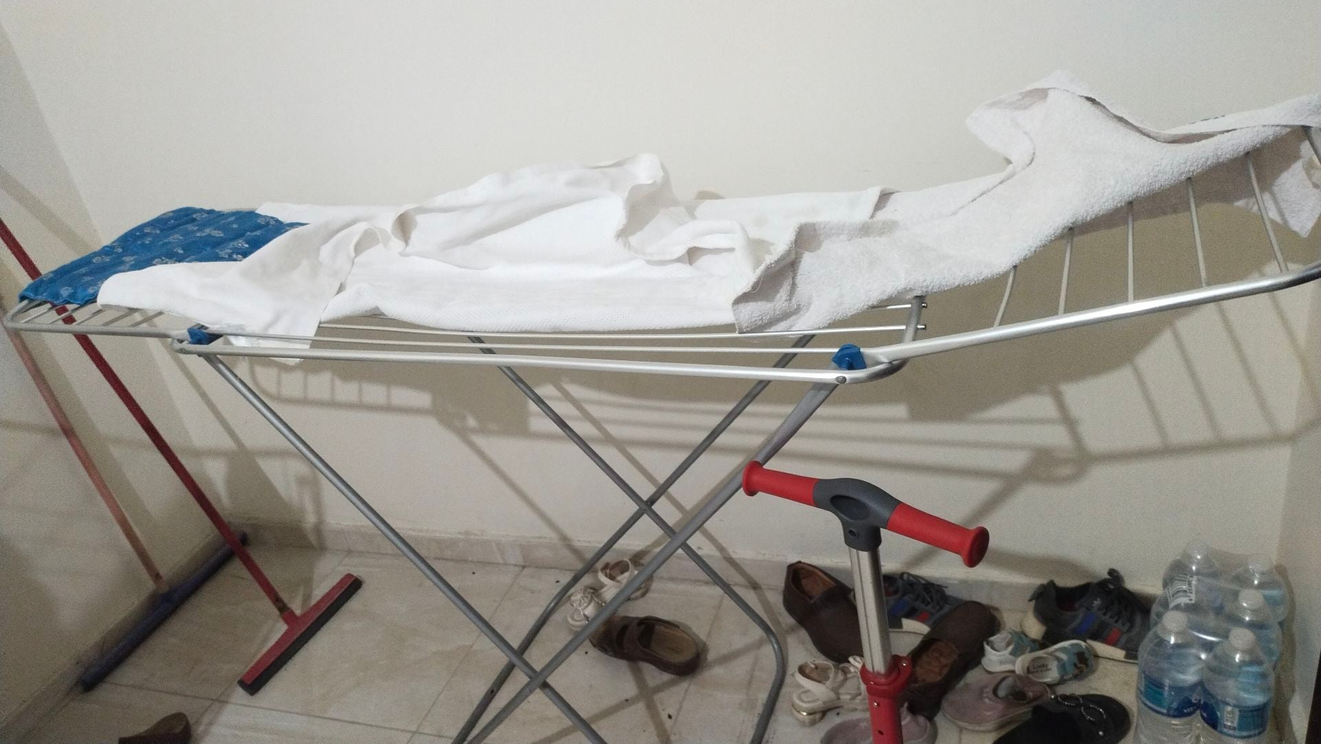 Cloth hanger good working  - Image 3