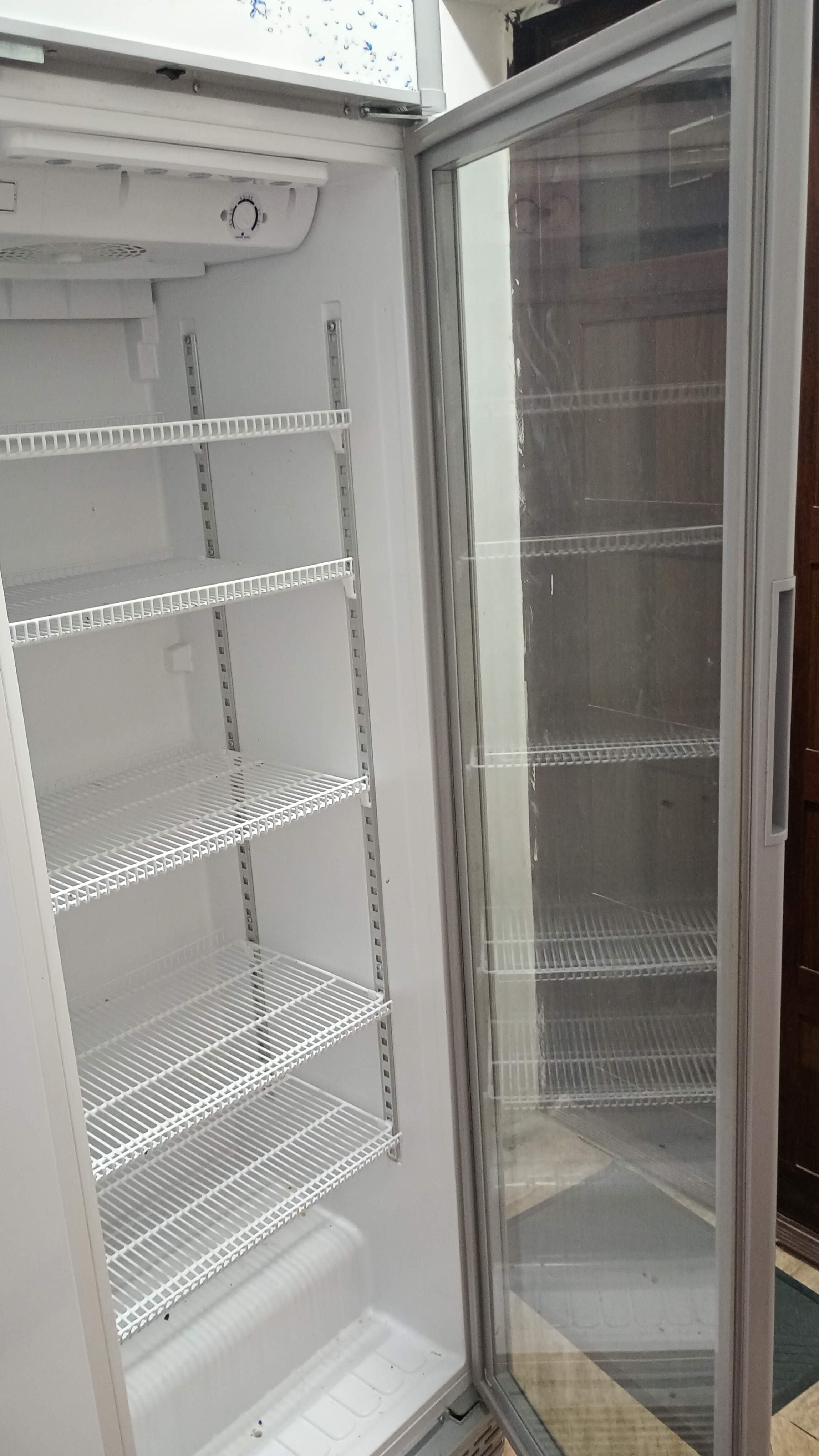 Cafeteria refridgerator new condition - Image 3