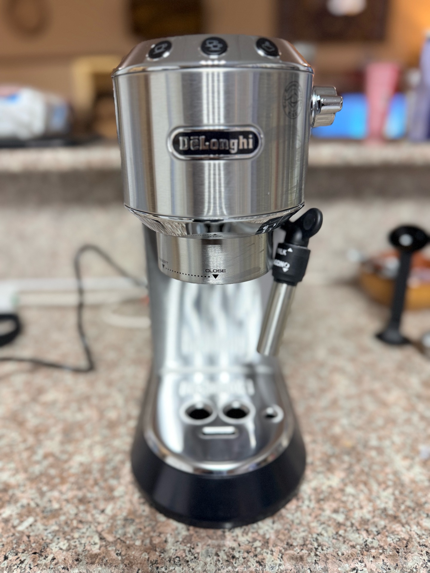 Delonghi coffee machine  - Image 2