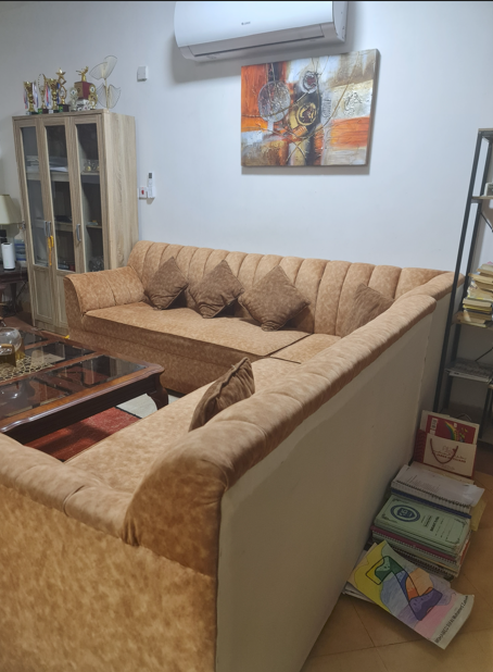 كنبة مستعملة مريحة ومصانة جيداً - Image 2