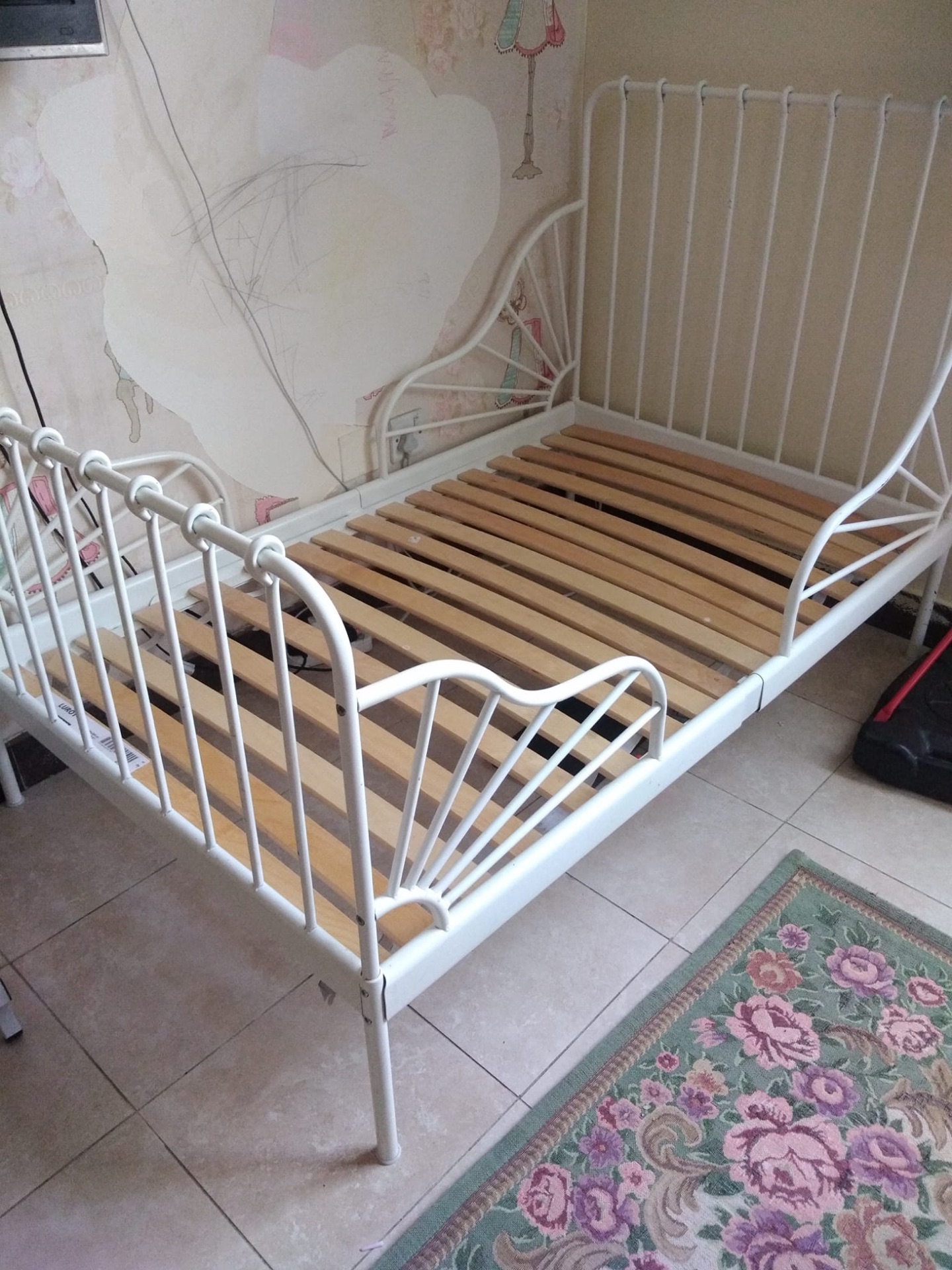 Beds (folding) - Image 2