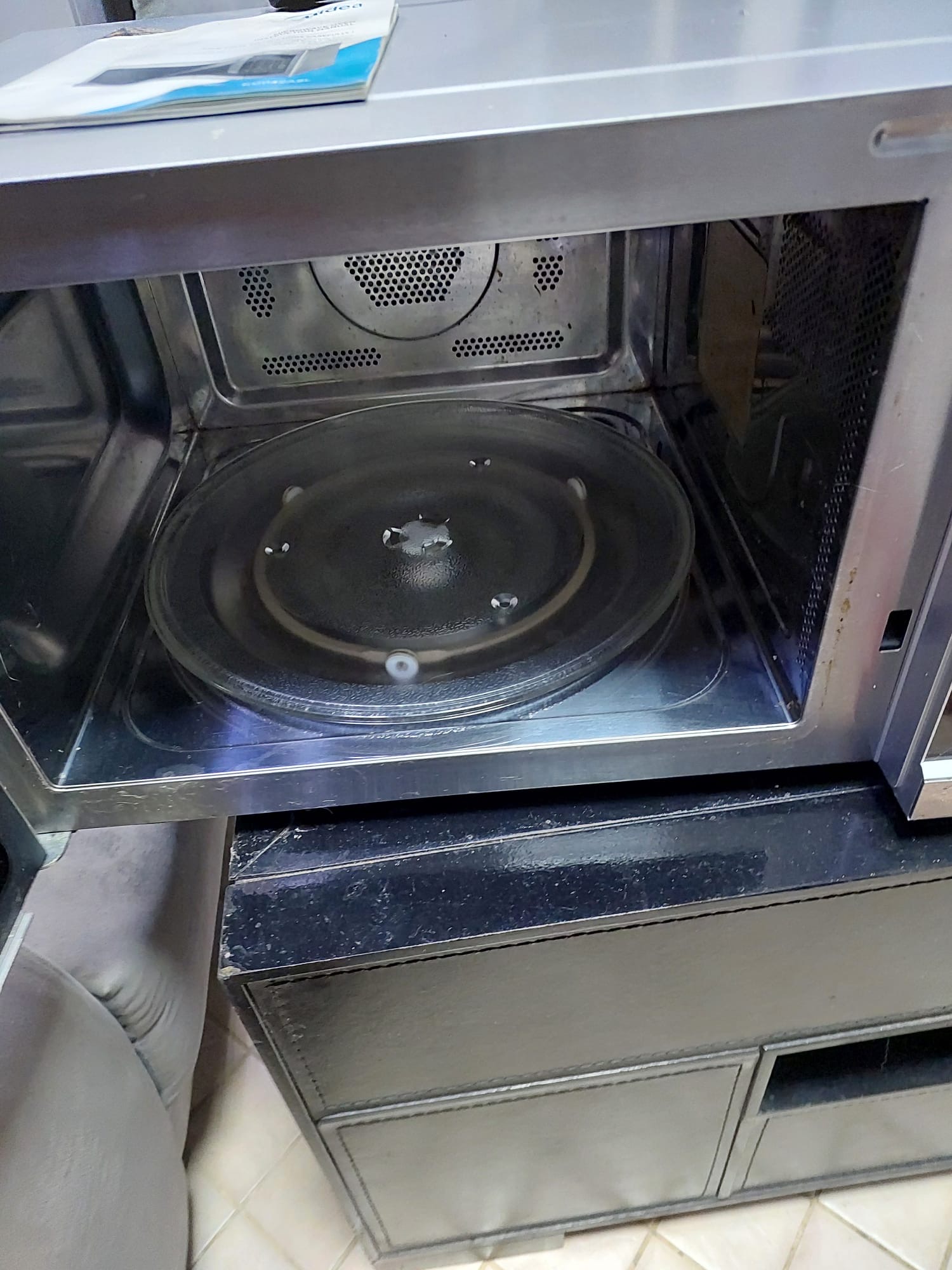 Microwave  - Image 2