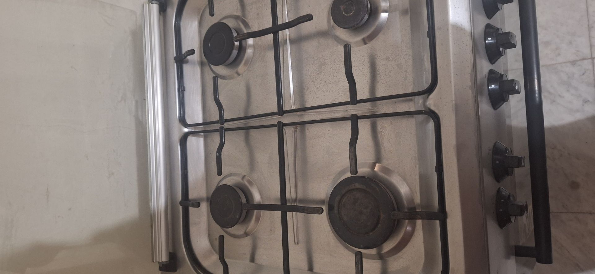 ELEKTA 4 Burner with Oven and 6KG Woqod LPG tank - Image 5