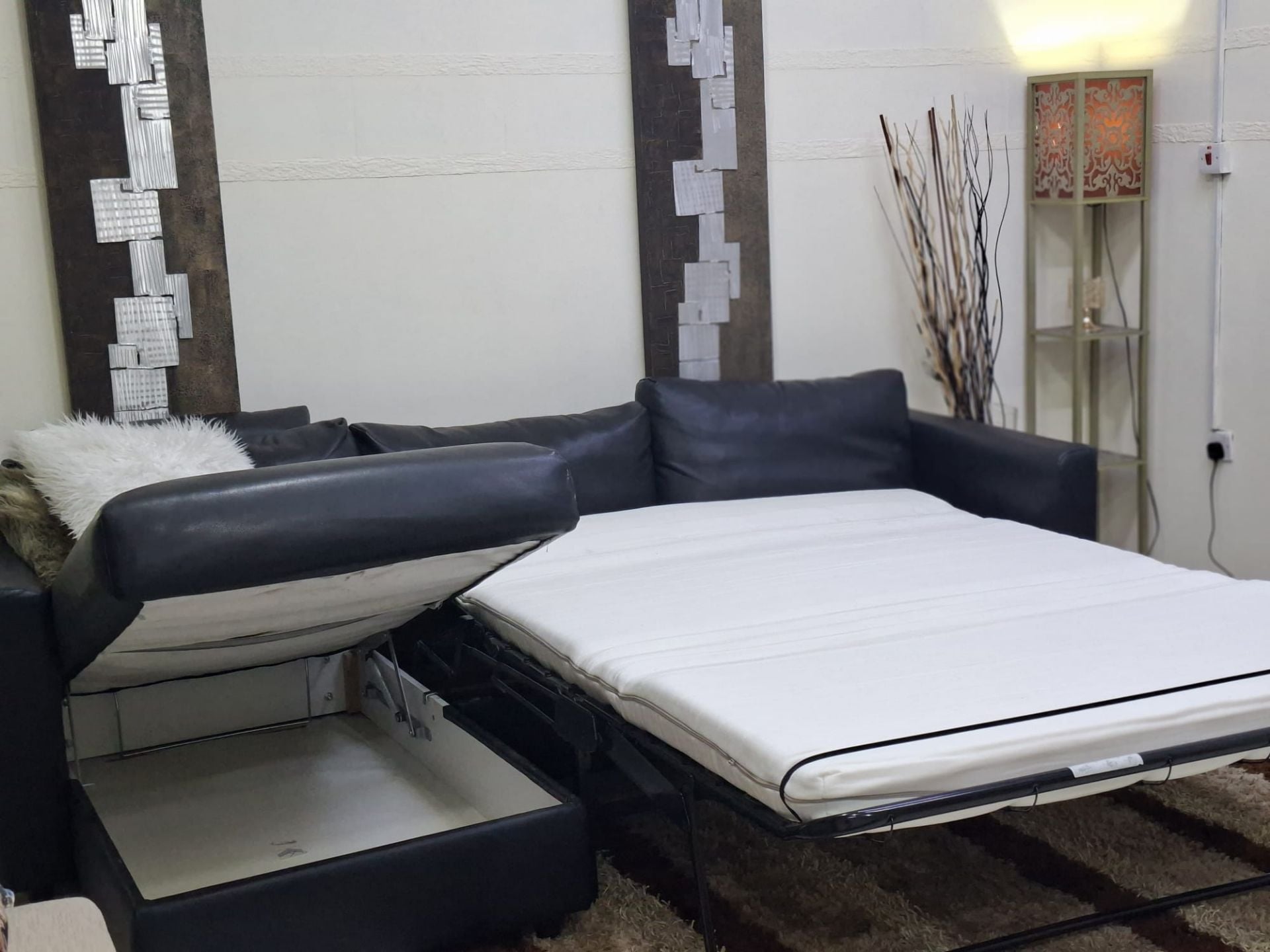 IKEA VIMLE,
leather, L ship
Sofa come bed
storeg good
conditions Very comfort - Image 1