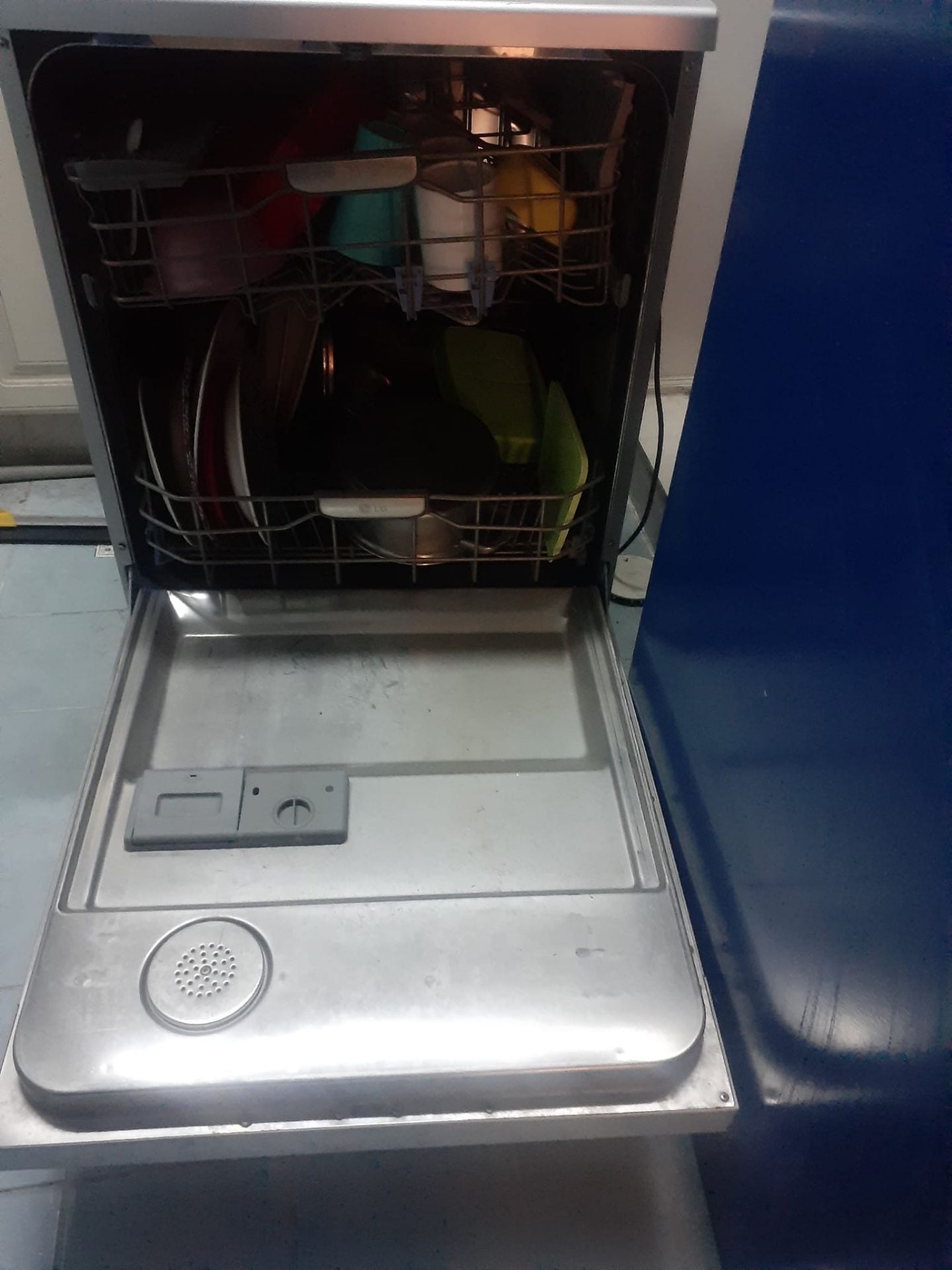 Good condition DISH WASHER ( rarely used) - Image 4
