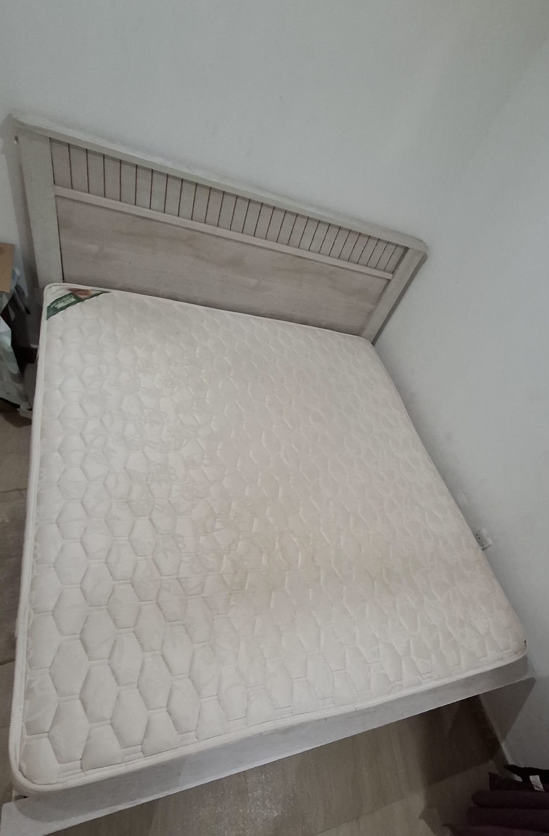 King size bed and Matras urgent sale - Image 4